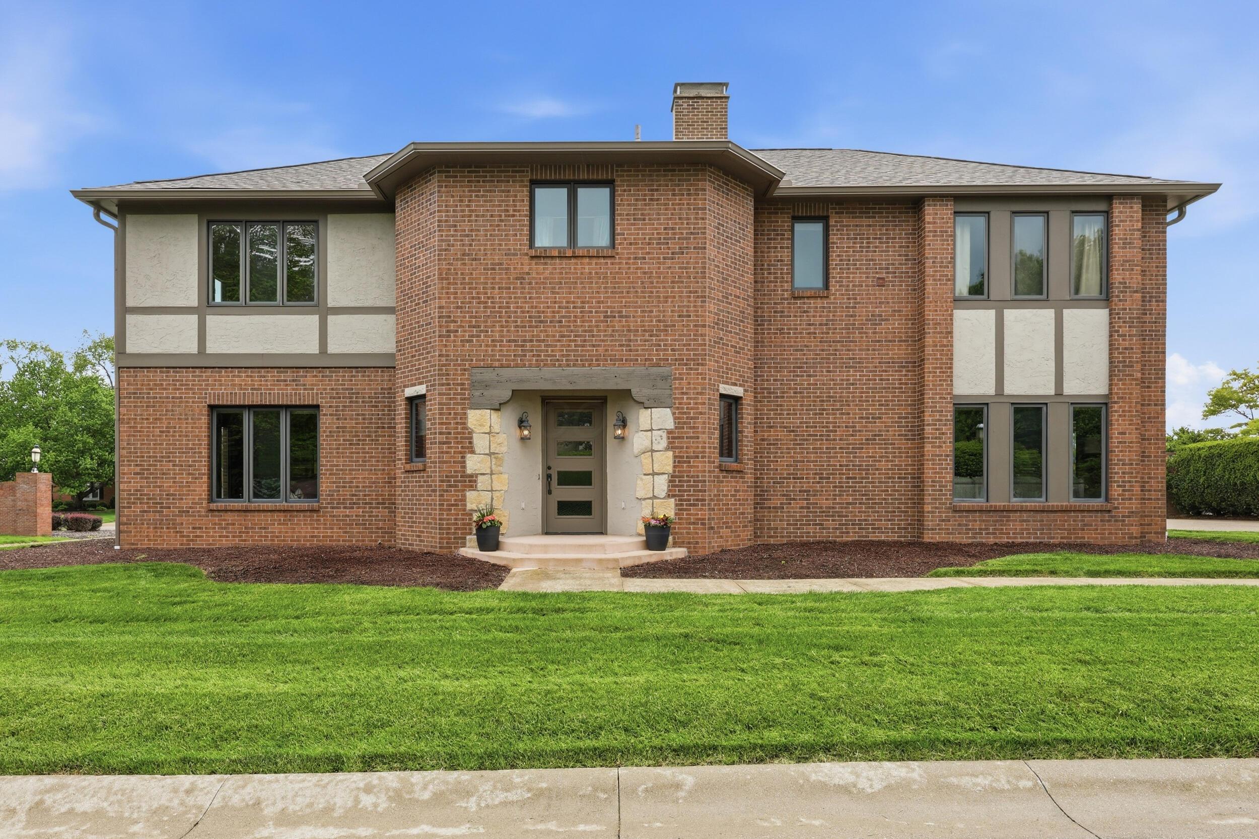 180 Stanwick Court — photo