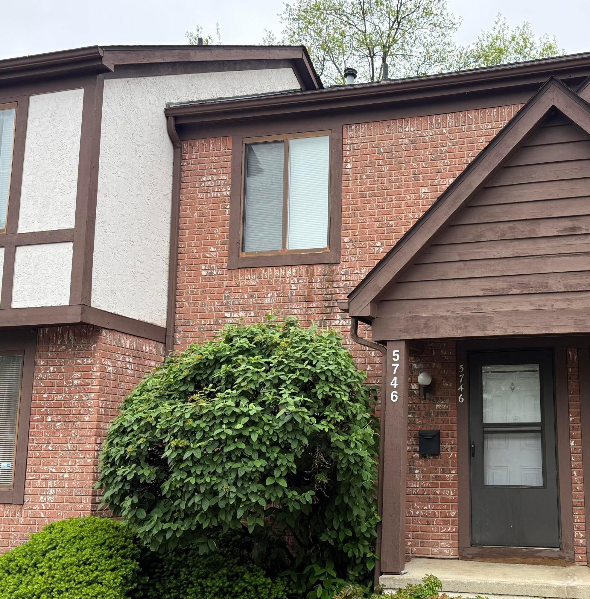 5746 Great Hall Court, C — photo