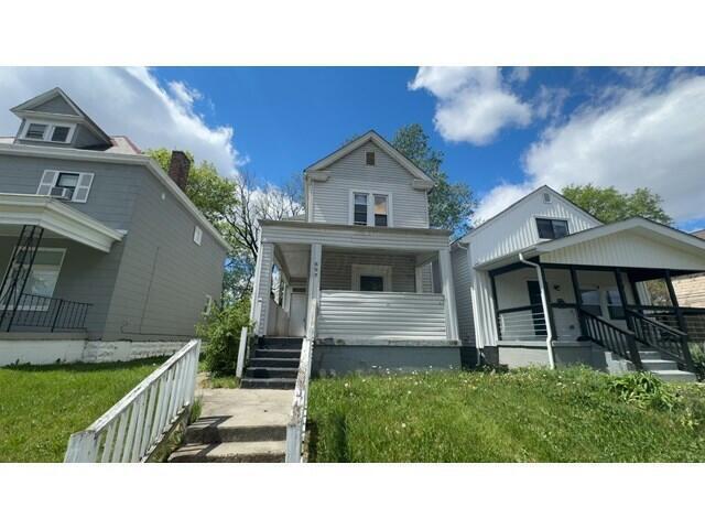 697 Kelton Avenue — photo