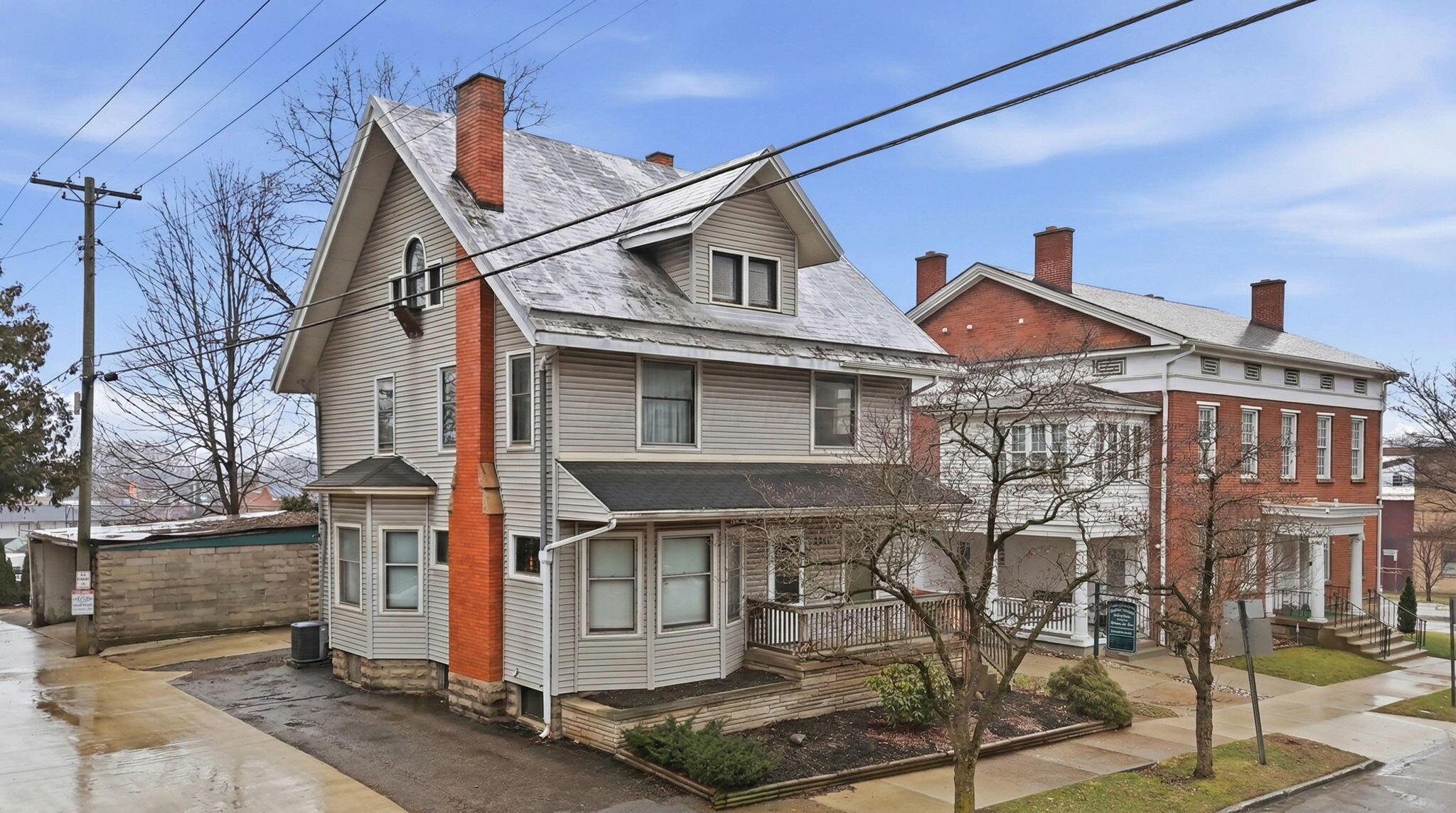 102 E Gambier Street — photo