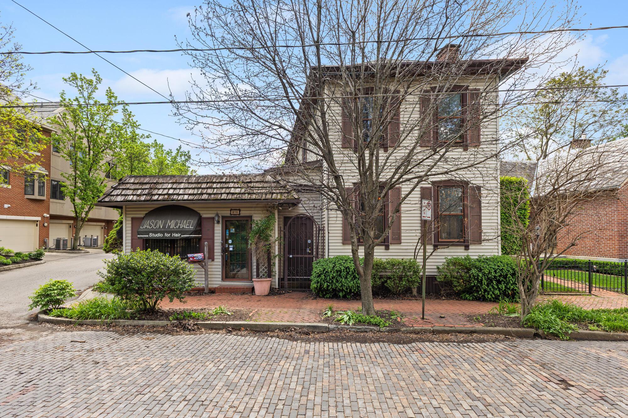 315 E Sycamore Street — photo