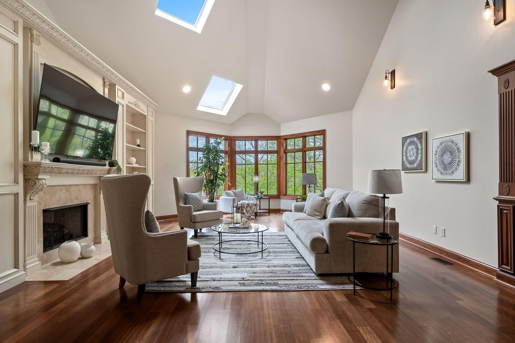 912 Matthews Brook Lane — photo