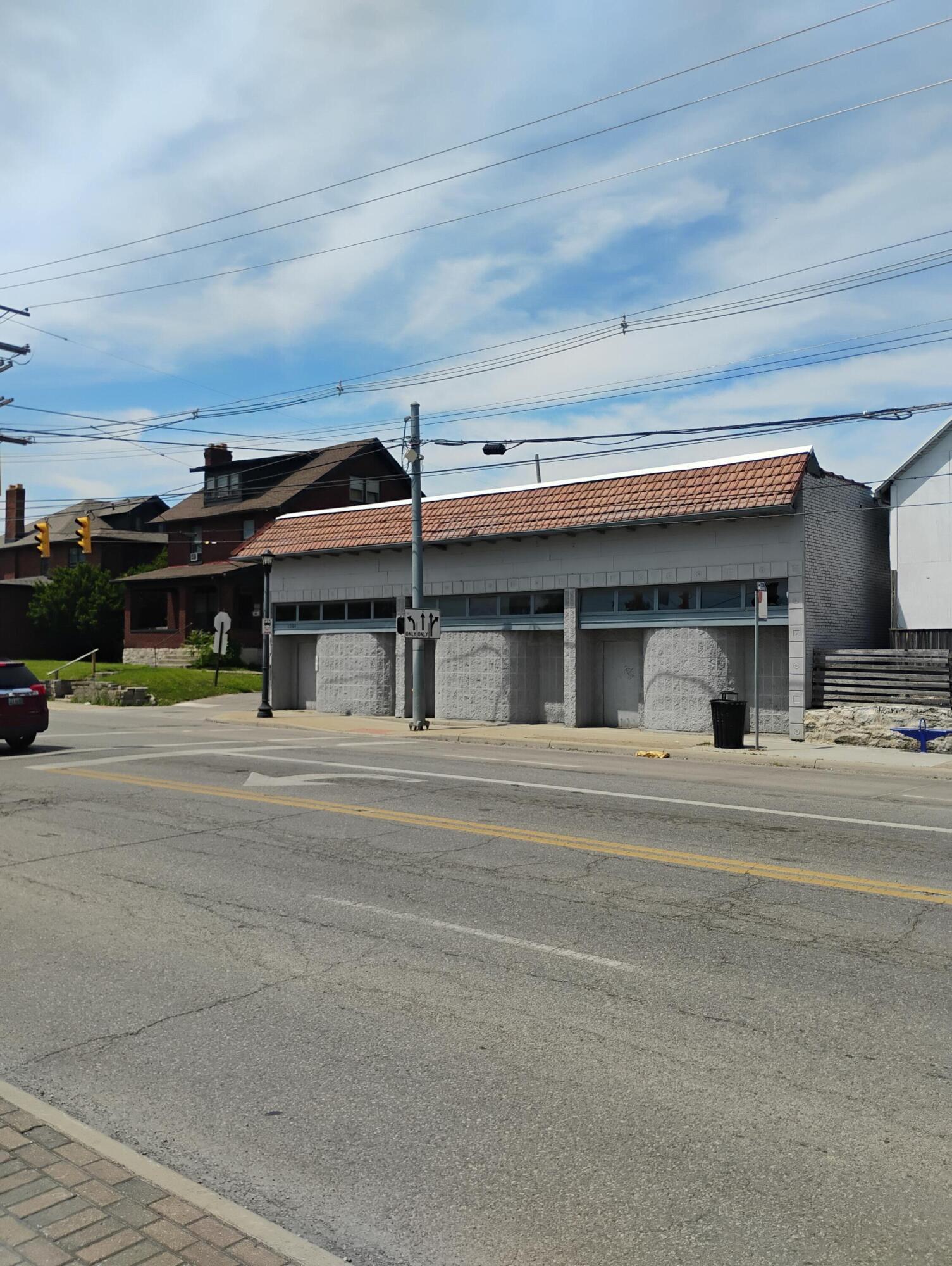 1300-1304 E Livingston Avenue — photo