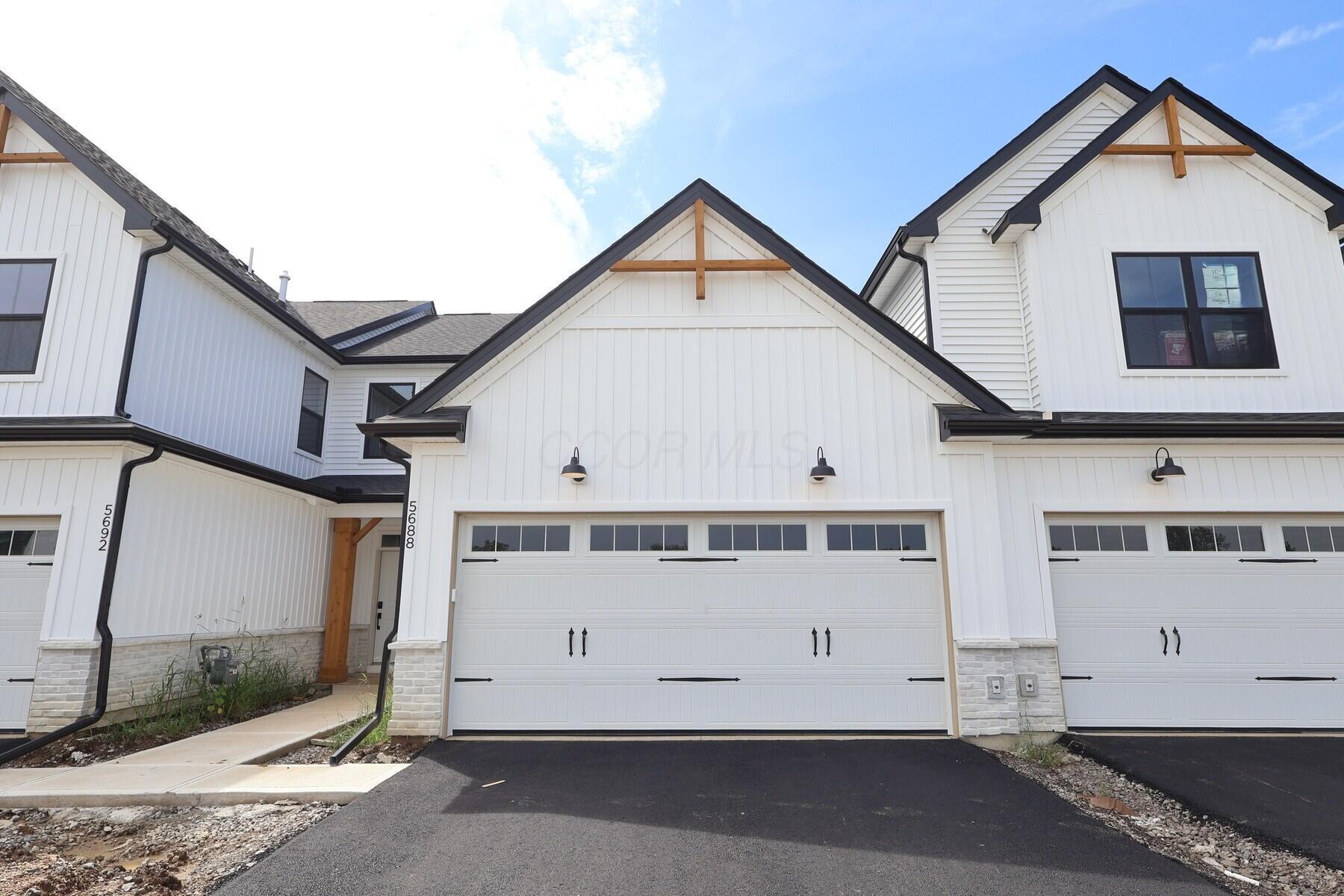 5688 Dutch Lane — photo