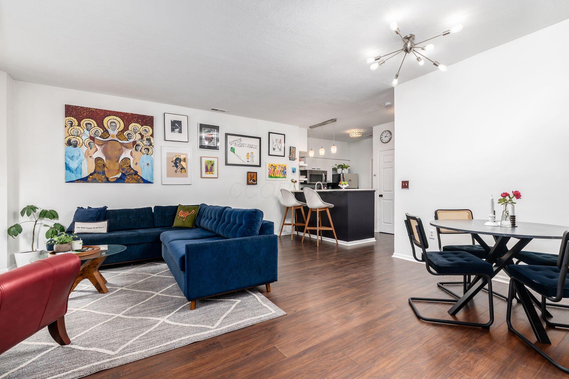 24 W Russell Street — photo