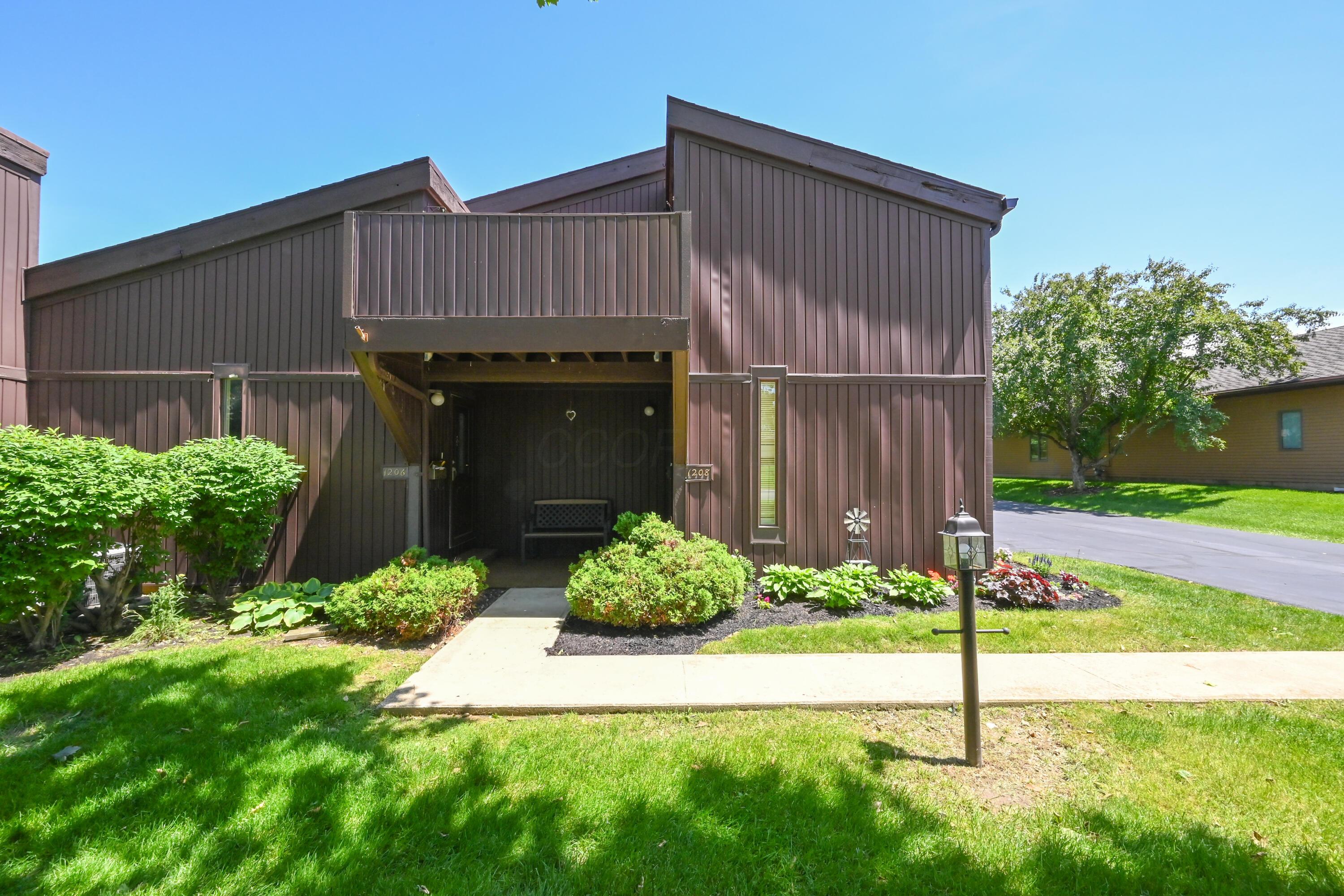 1208 Crescent Heights Road — photo