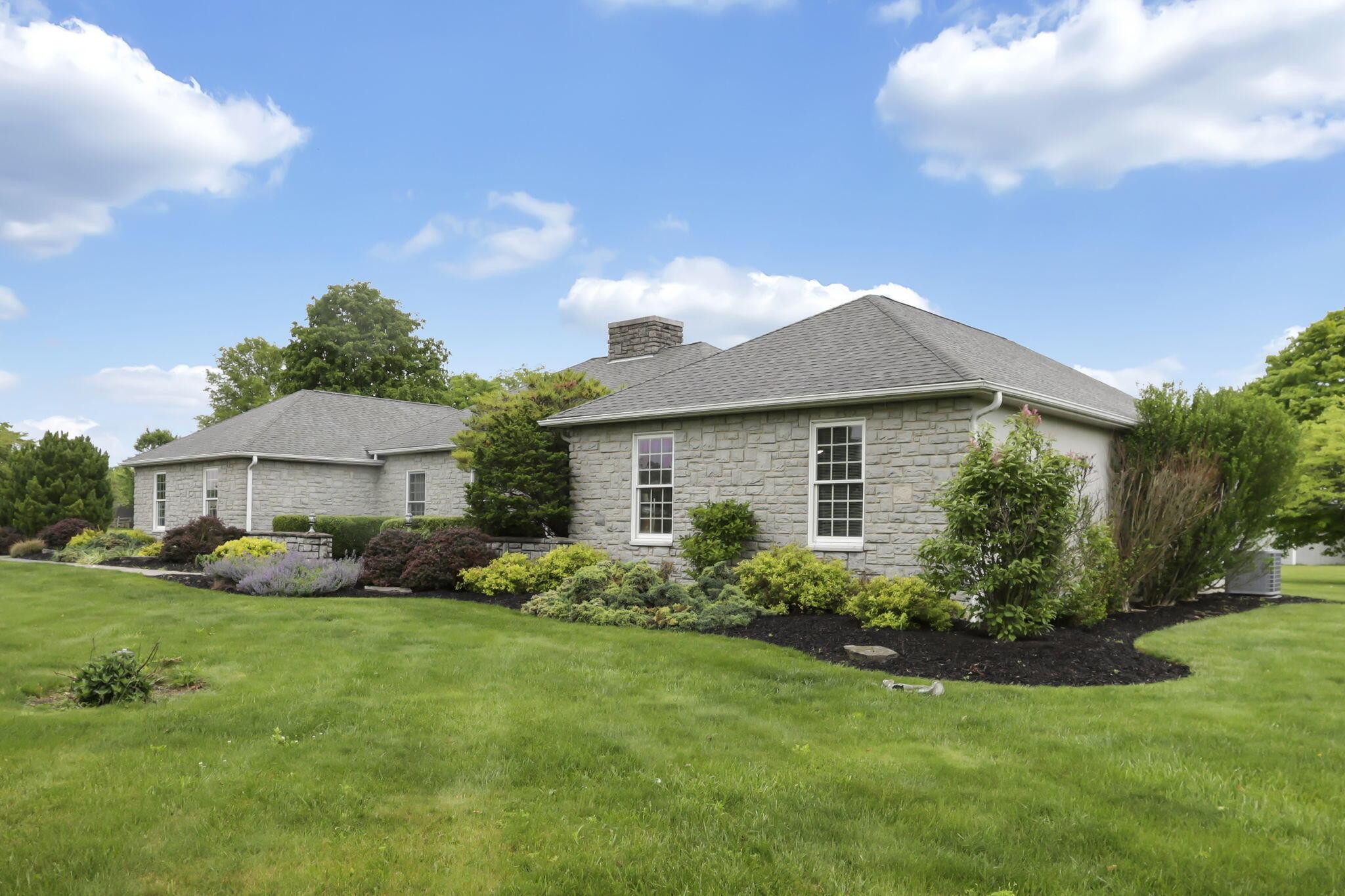 3588 Thornhill Lane — photo