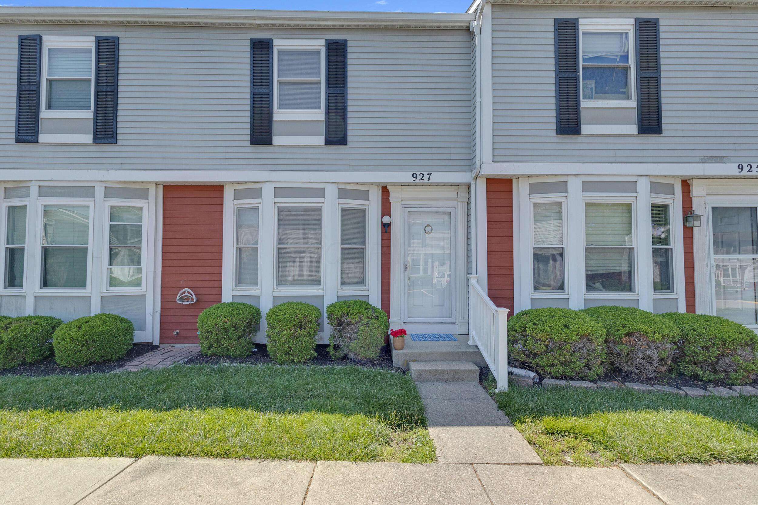 927 Annagladys Drive, W3 — photo