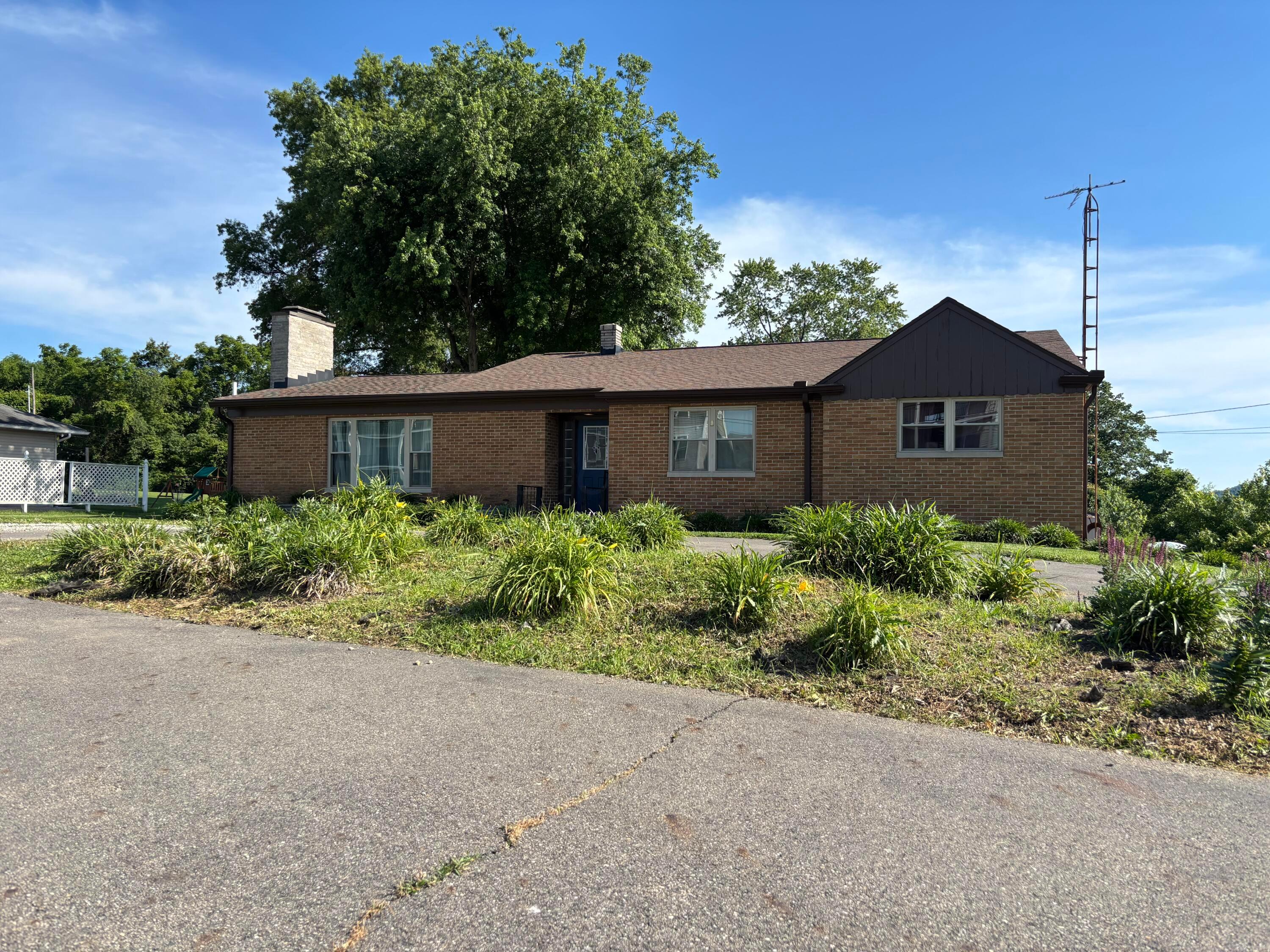 2185 N Columbus Street — photo