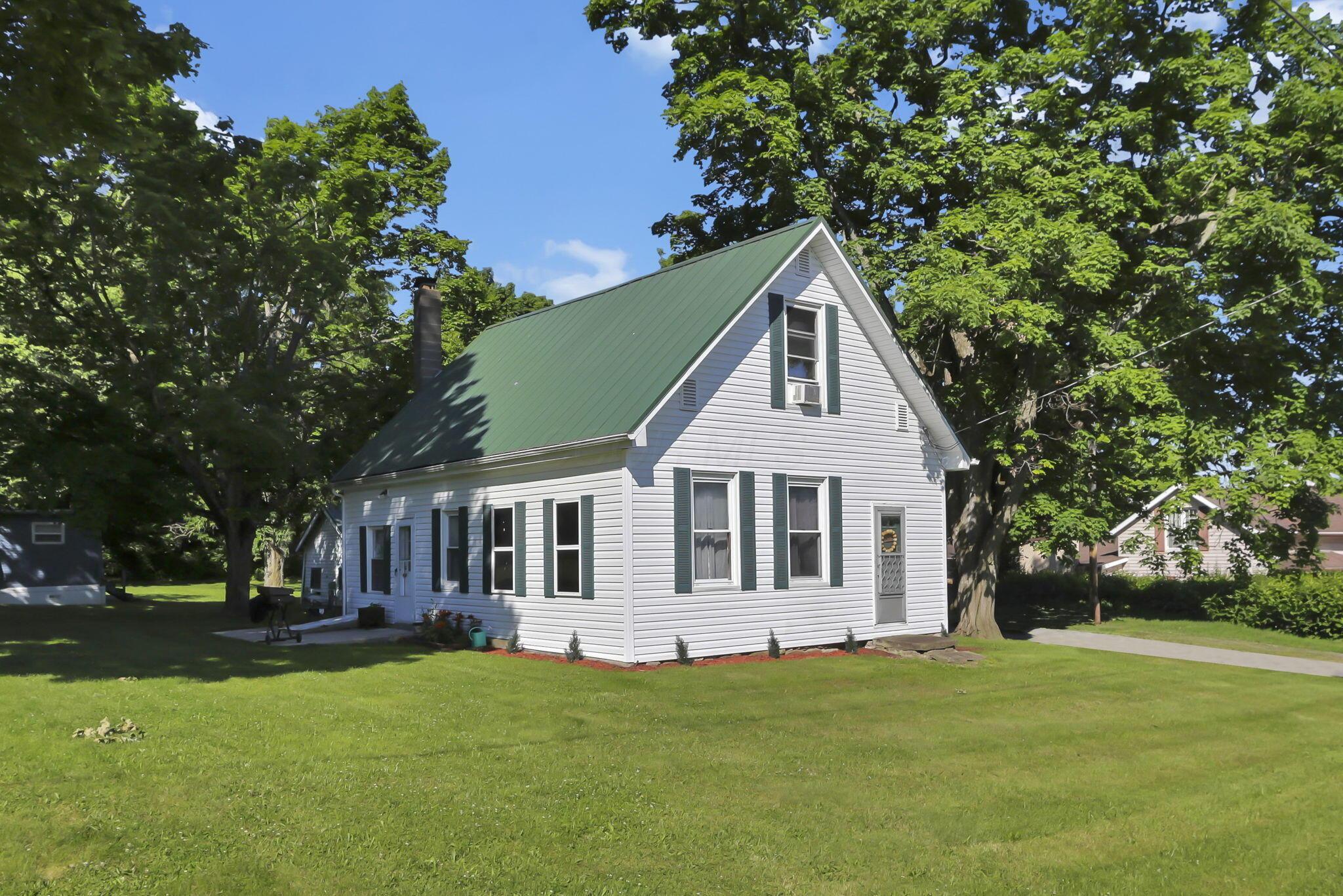 110 S Walnut Street — photo