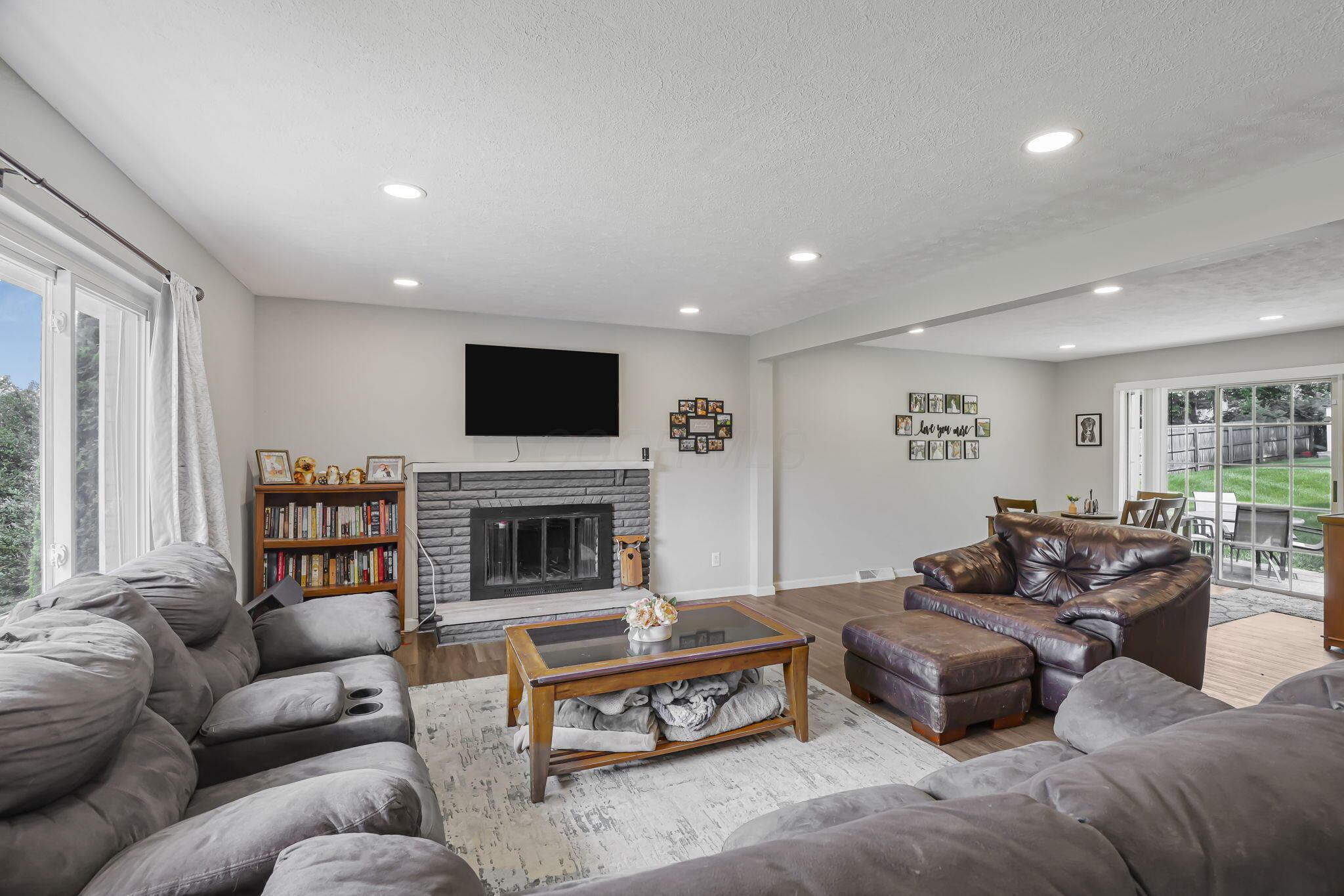 3250 Darracq Circle — photo