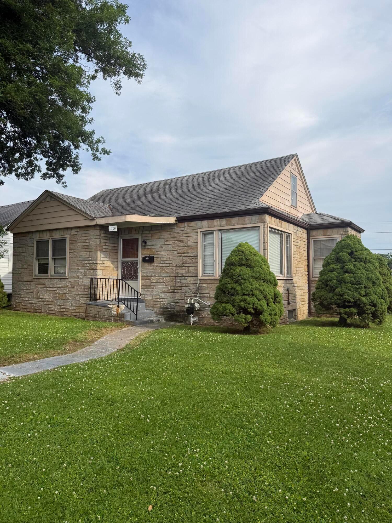 1005 W Church Street — photo