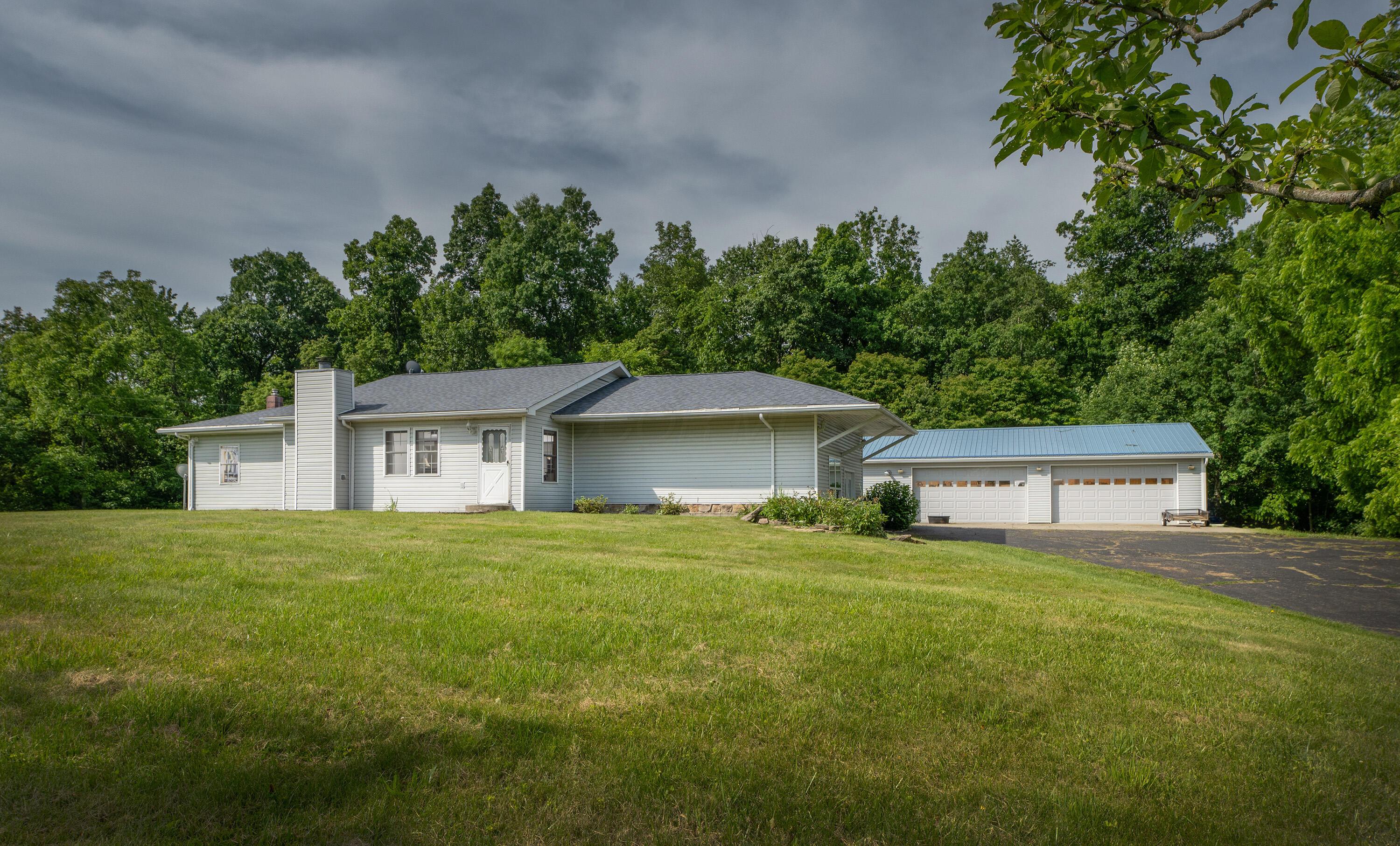 12345 Pleasant Valley Road NE — photo
