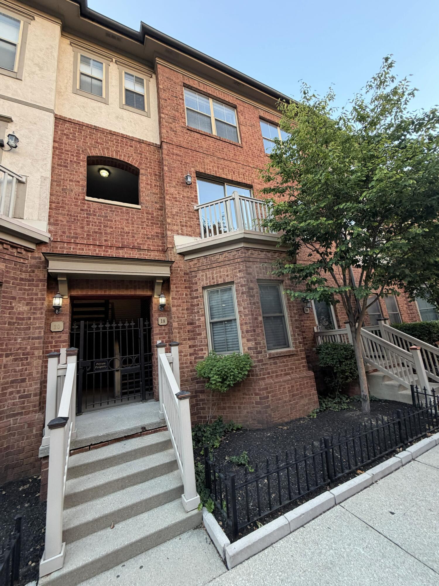 18 W Russell Street — photo