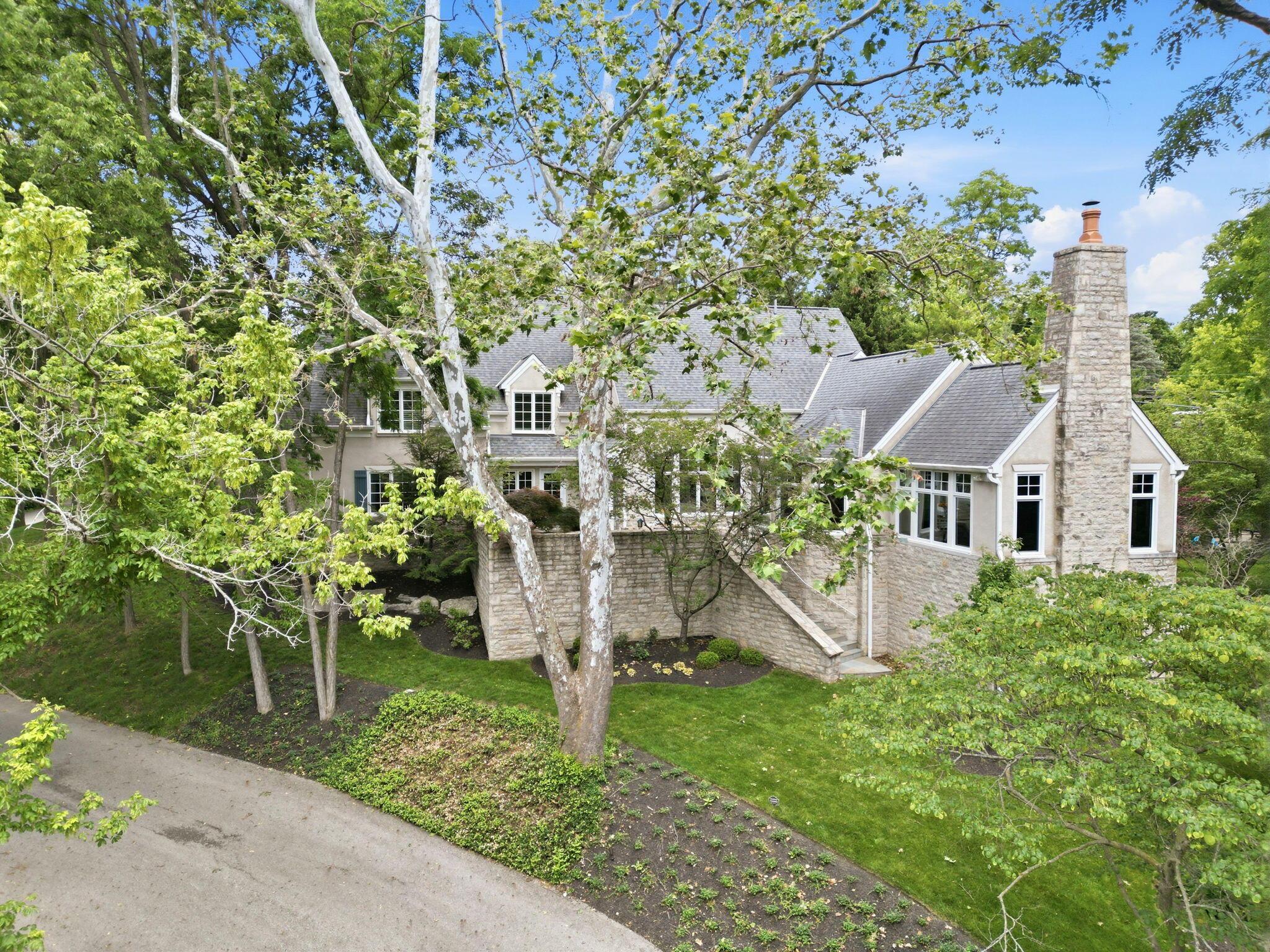 2950 Linkbury Lane — photo
