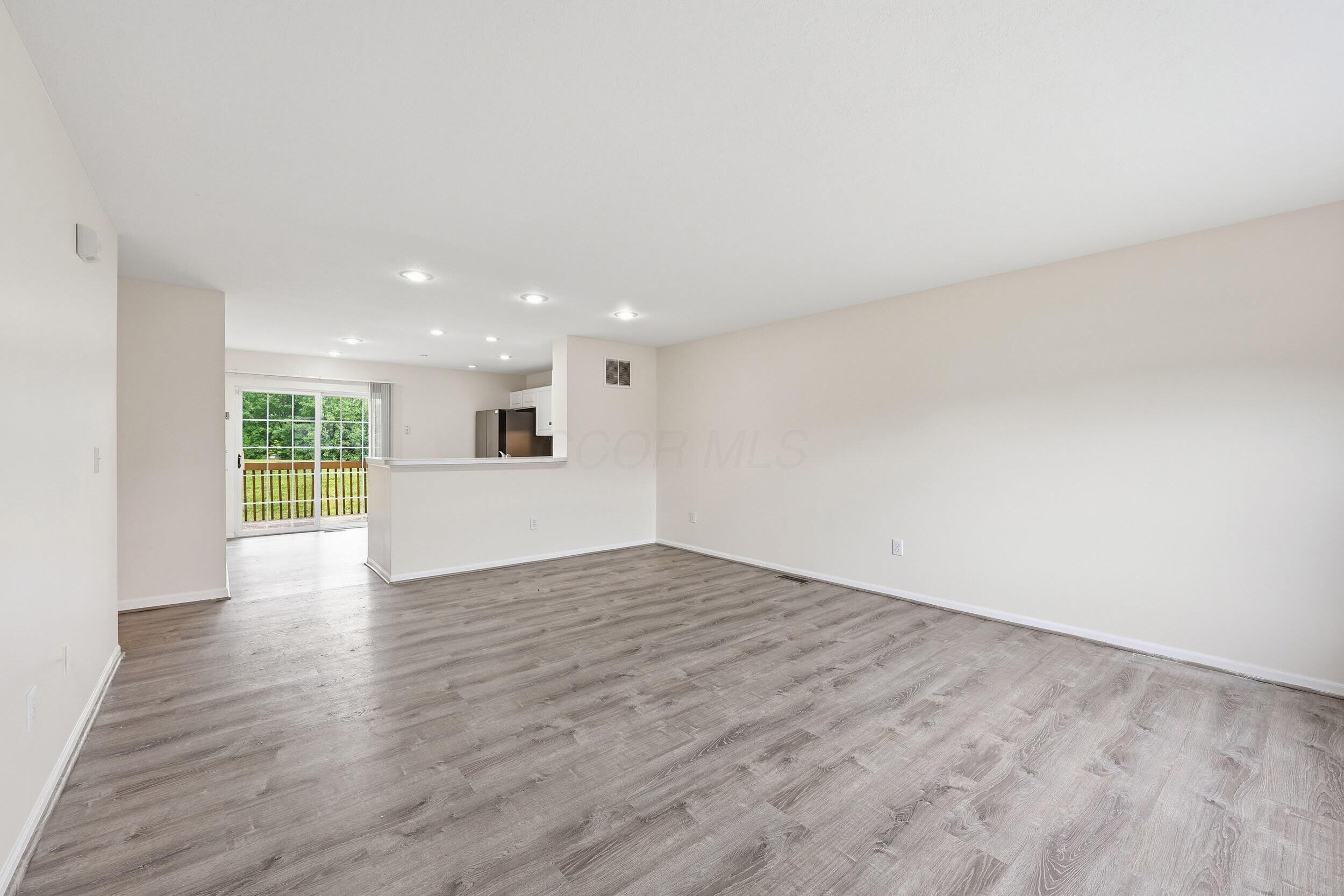 1075 Shady Lake Drive — photo
