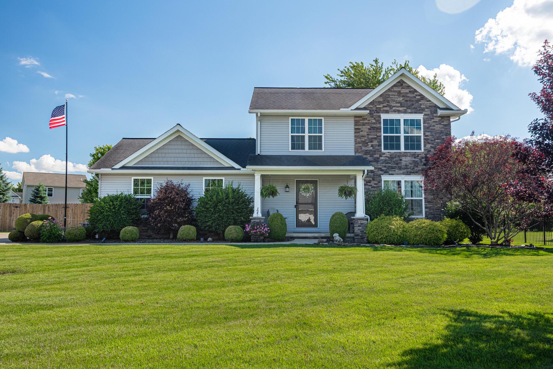25 Fieldcrest Drive — photo