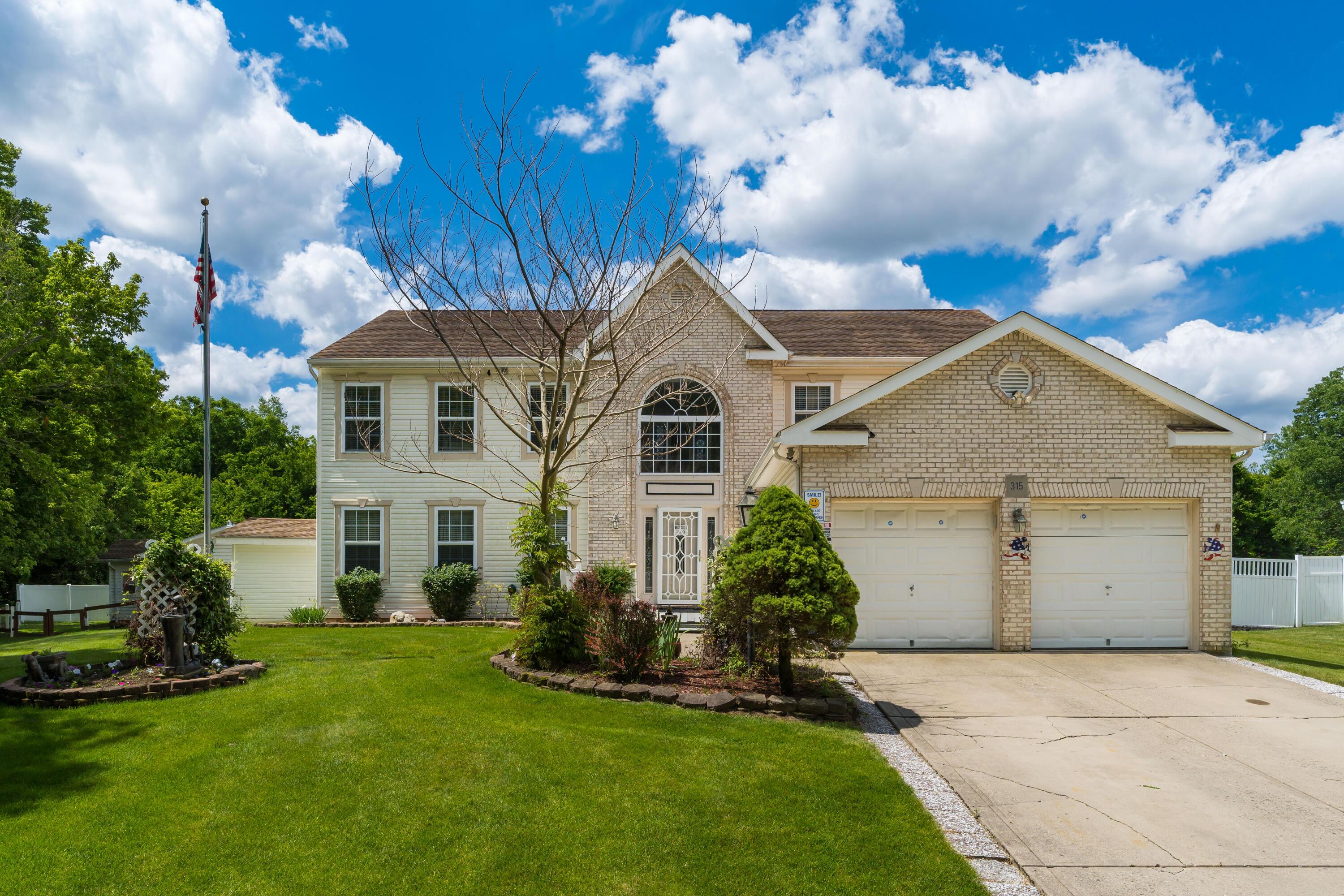 315 Mackenzie Drive — photo