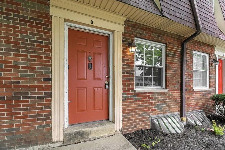 5690 Beechcroft Road, B — photo
