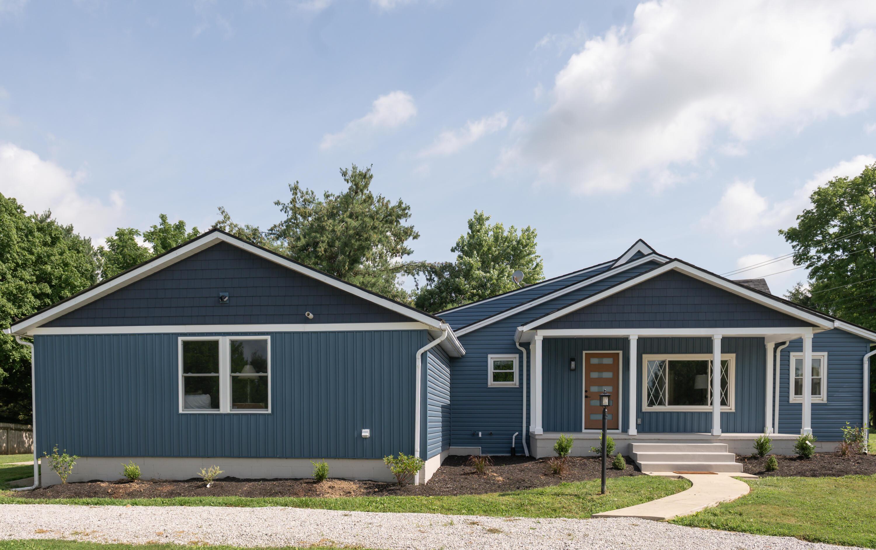 2421 N County Line Road — photo