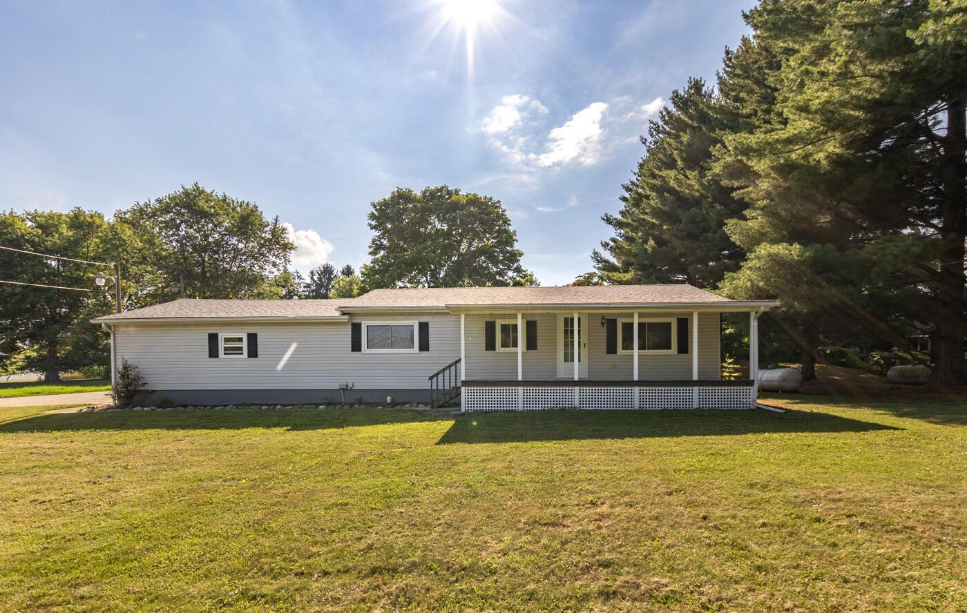 2865 Logan Thornville Road NE — photo