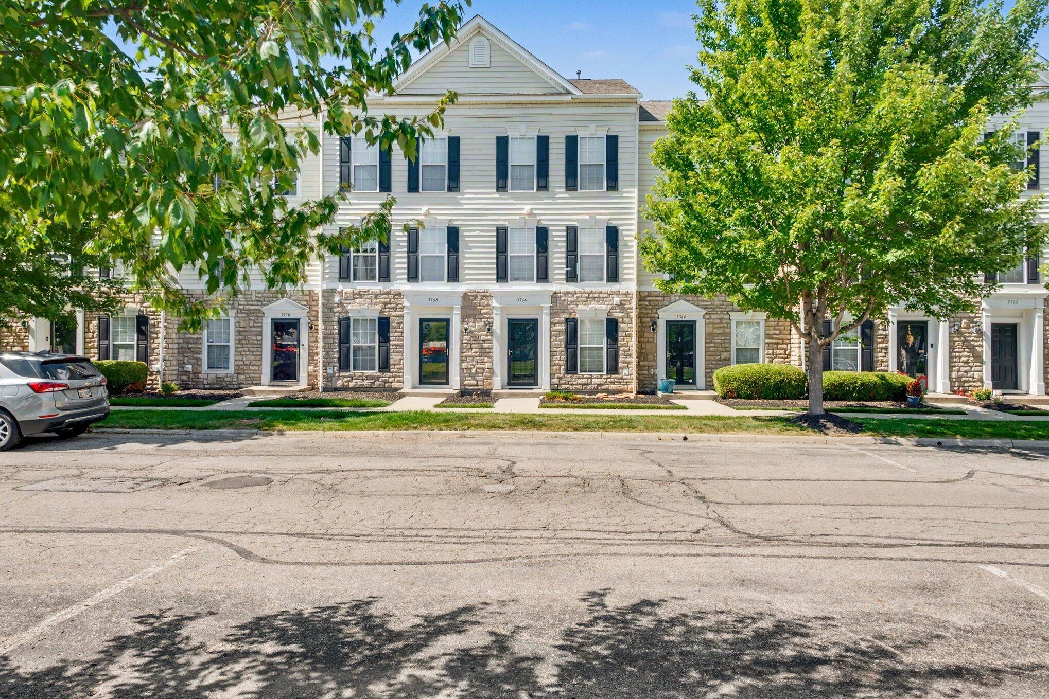 5566 Rainbow Falls Street — photo