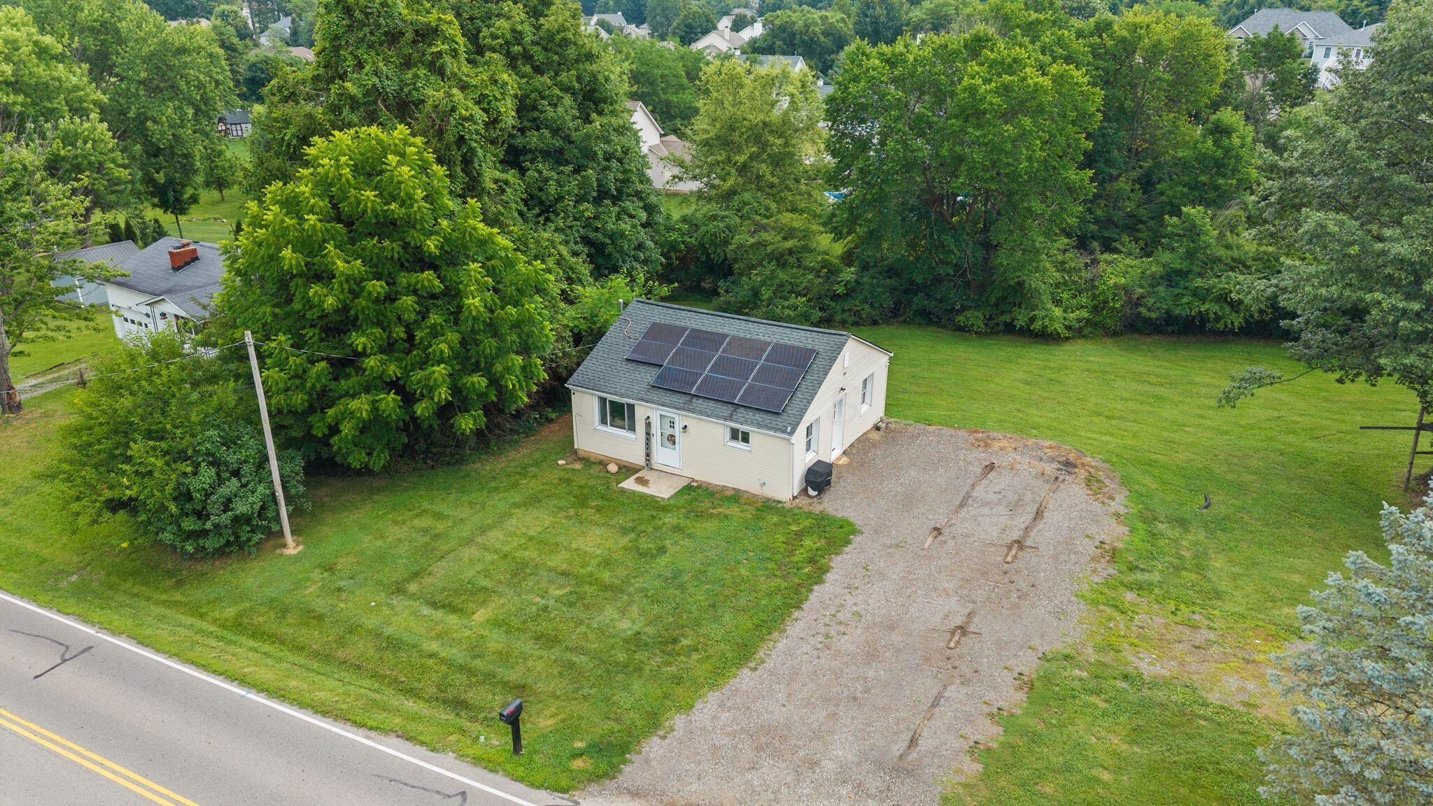 1722 Blue Jay Road — photo