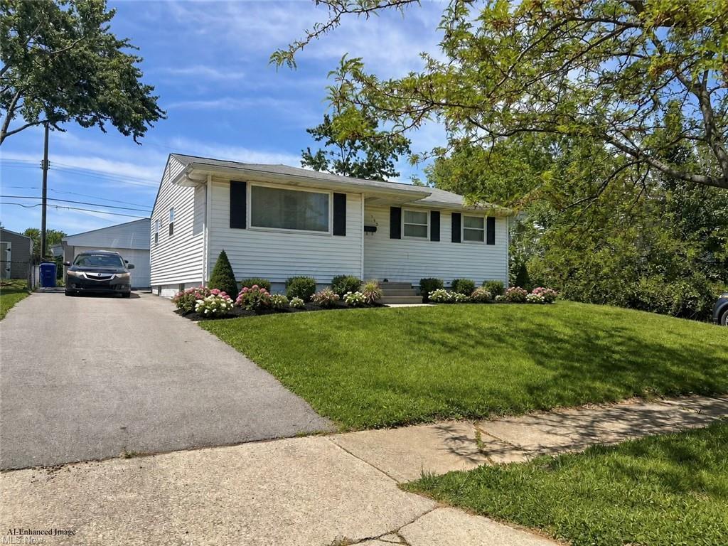 735 Maurine Drive — photo