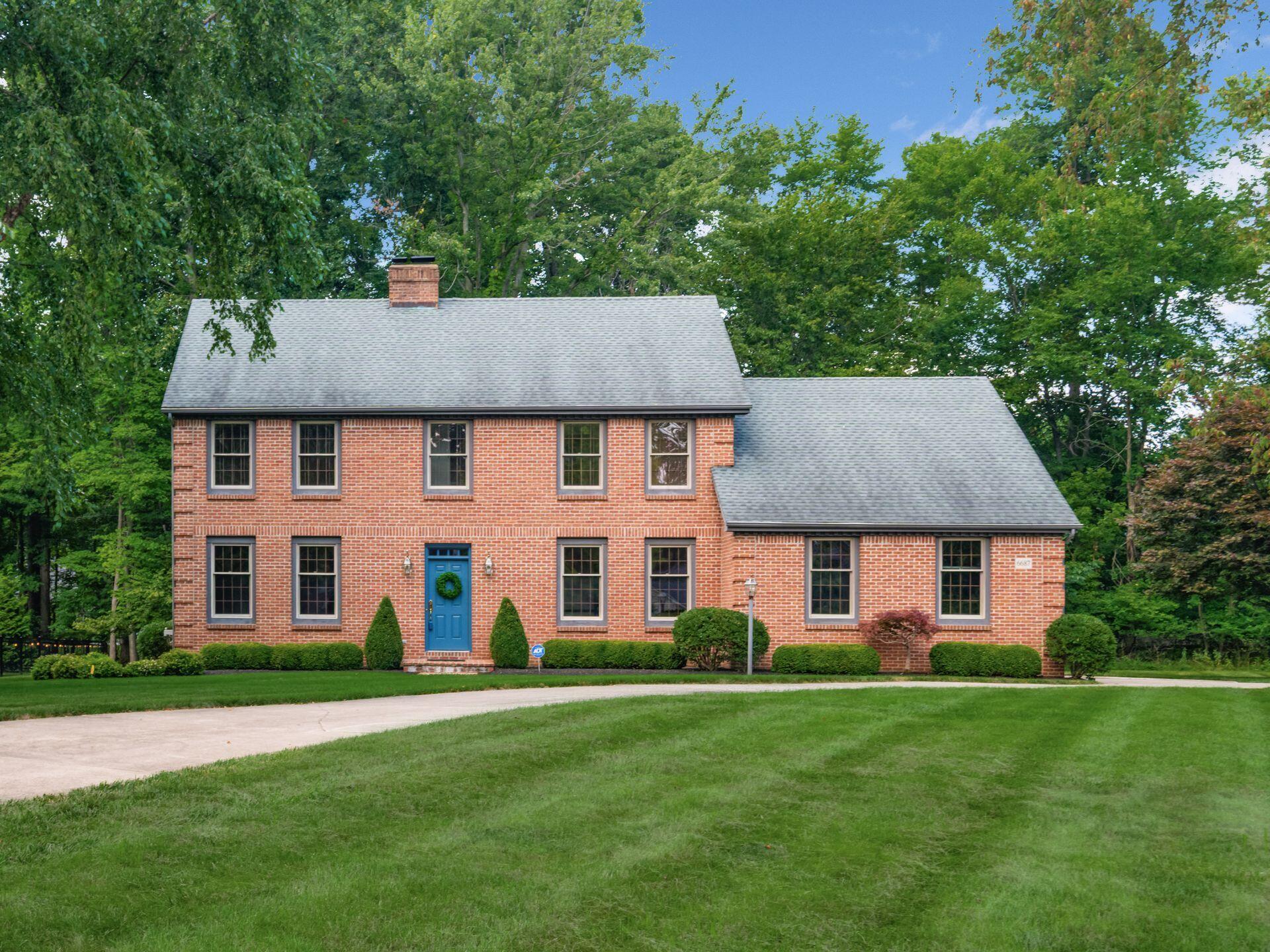 6687 Hawksnest Court — photo