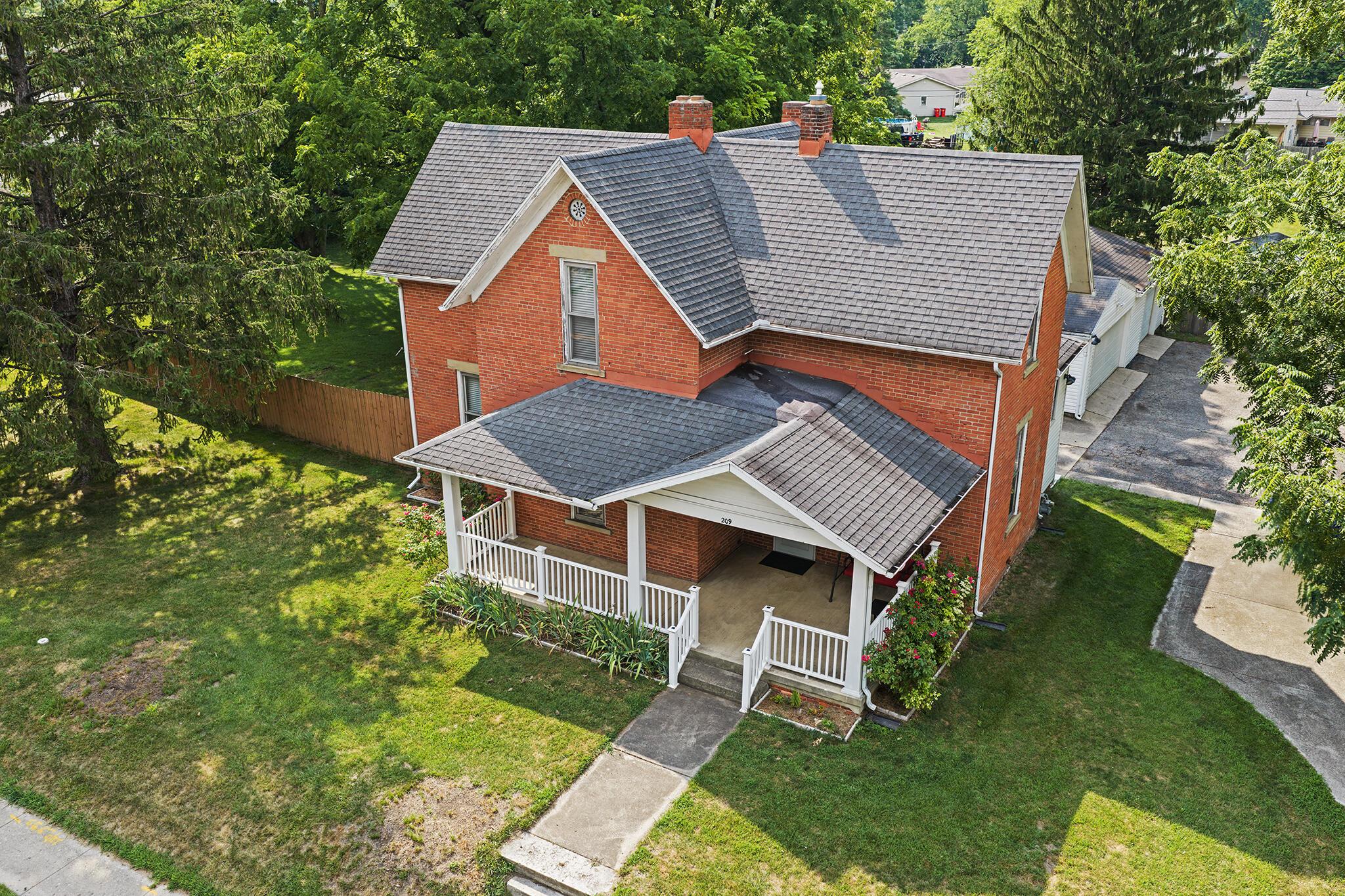 209 W High Street — photo