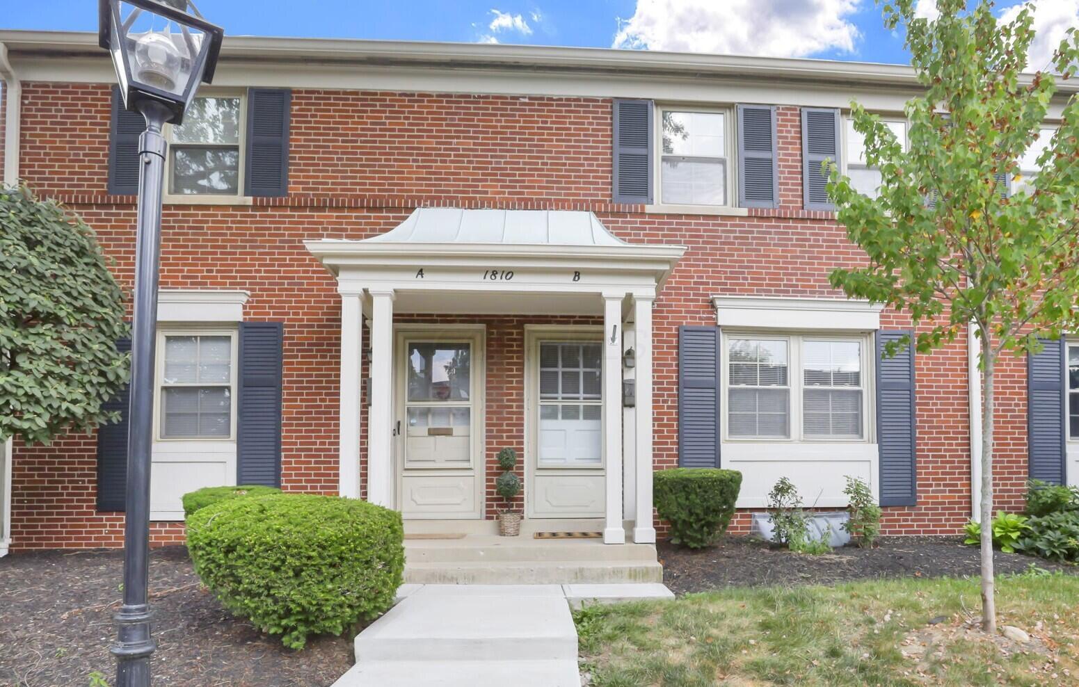 1810 Kings Court, B — photo