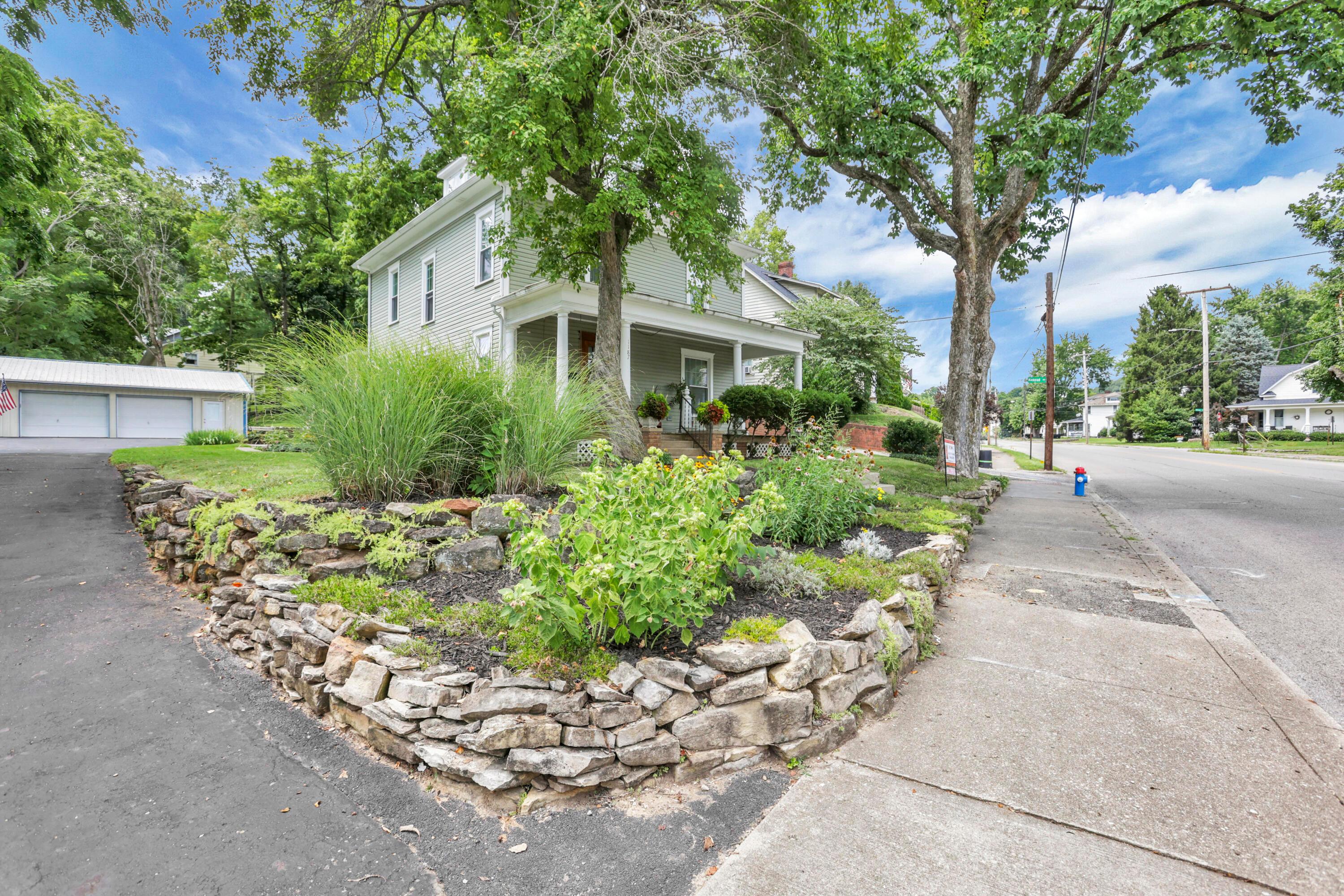 1187 N Columbus Street — photo