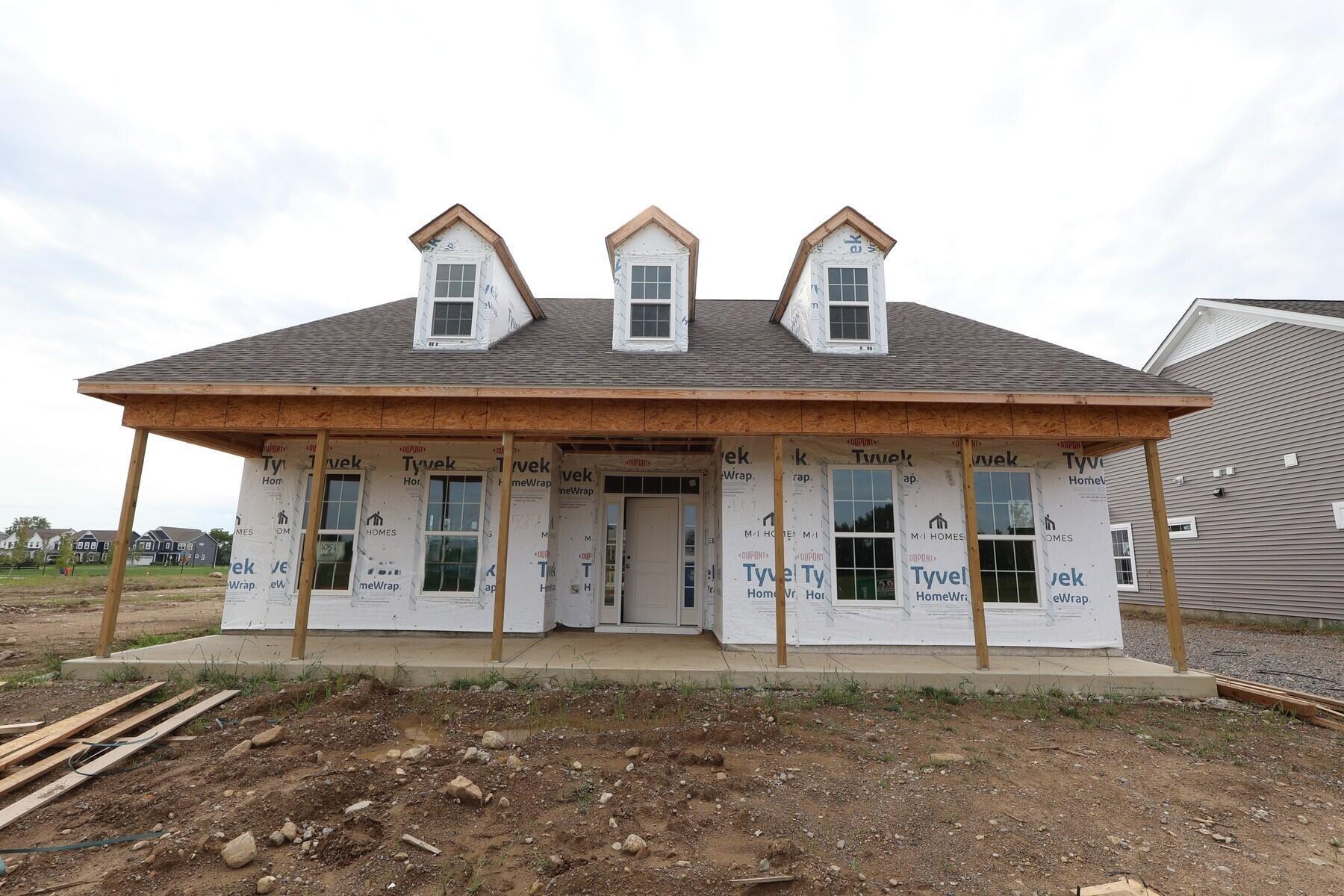 4527 Corsican Loop E — photo