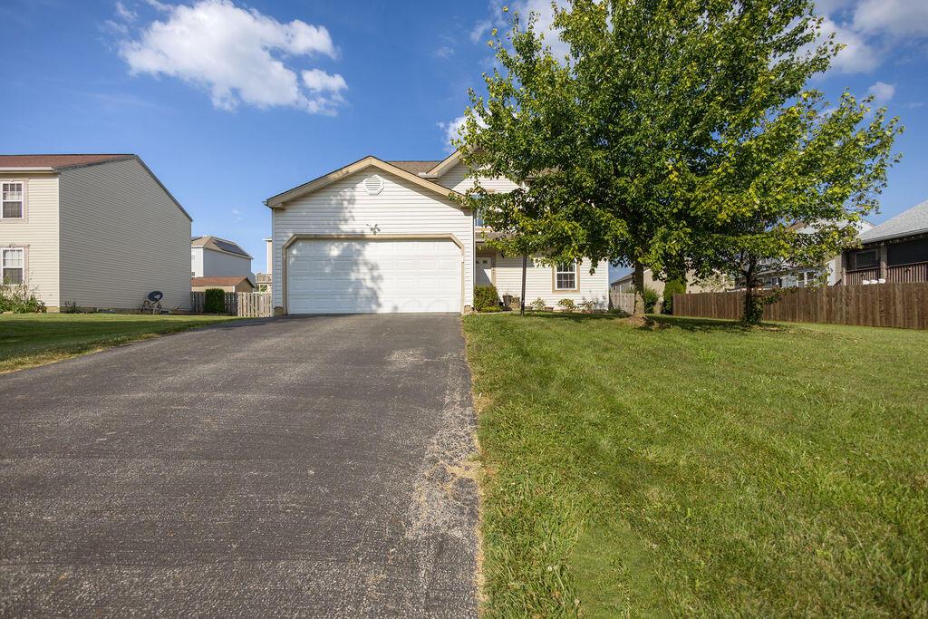 1049 Legacy Lane — photo