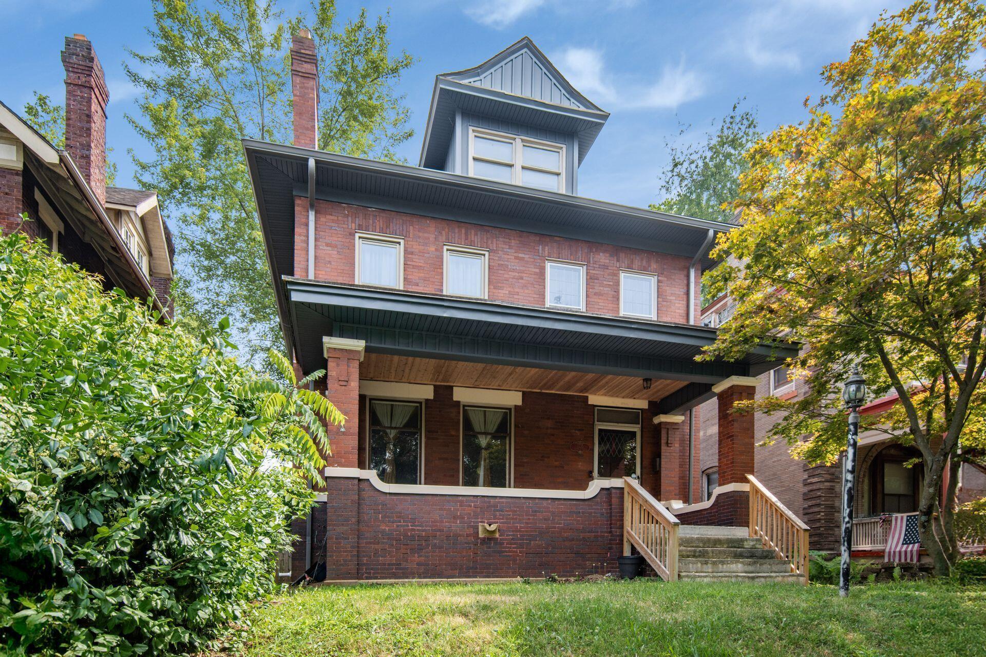 1735 Franklin Park S — photo