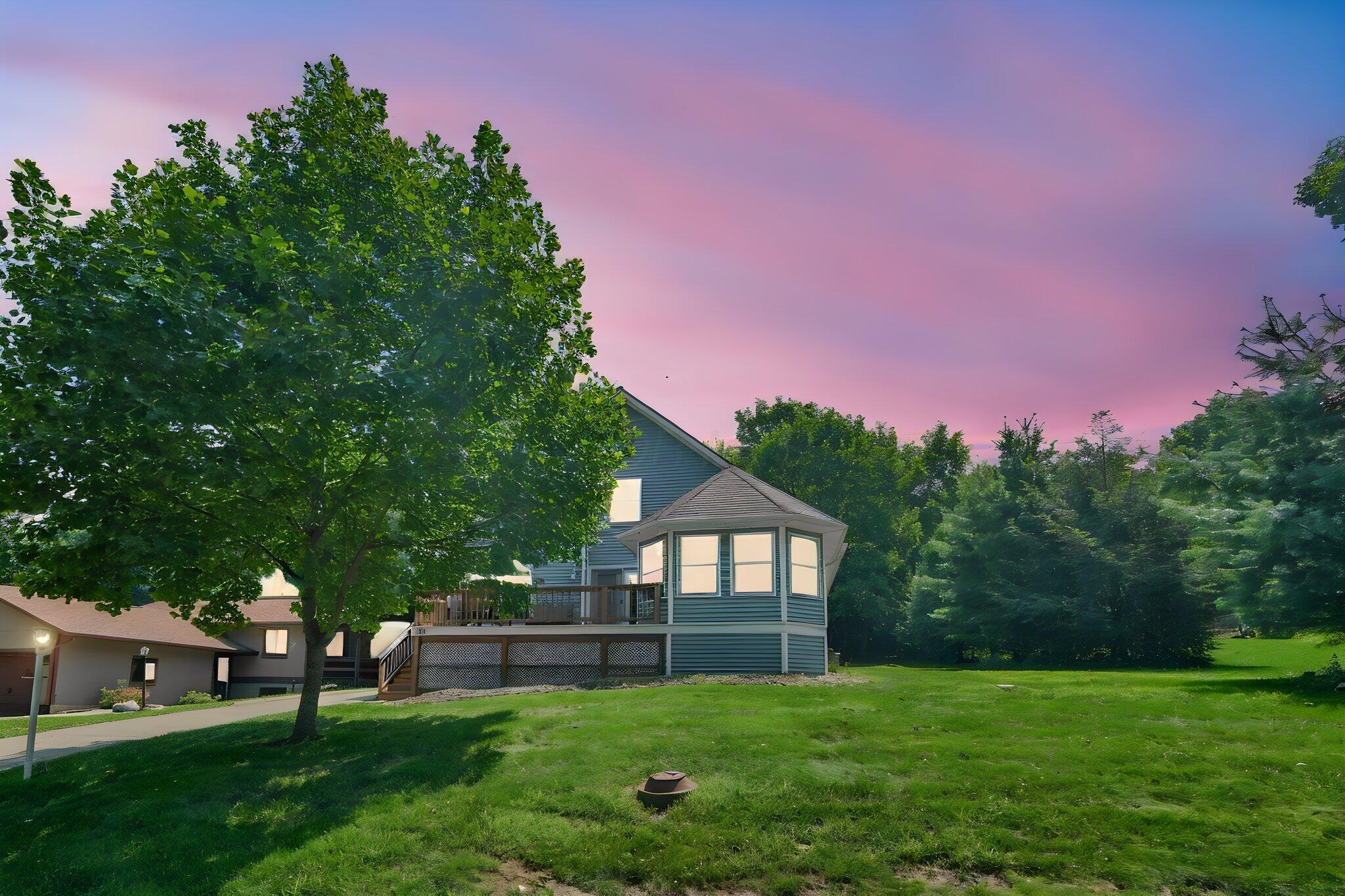 748 King Beach Drive — photo
