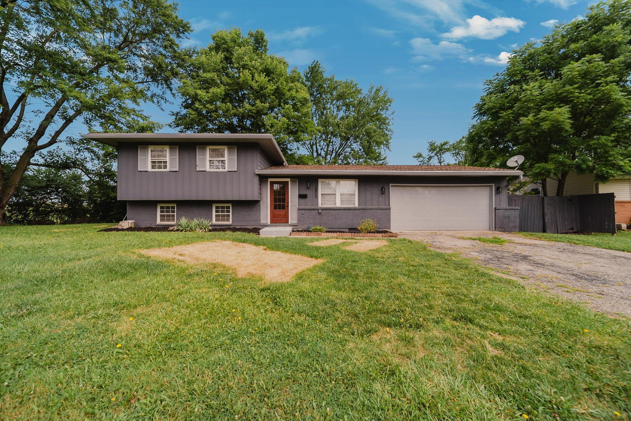 2850 Ravenswood Court — photo