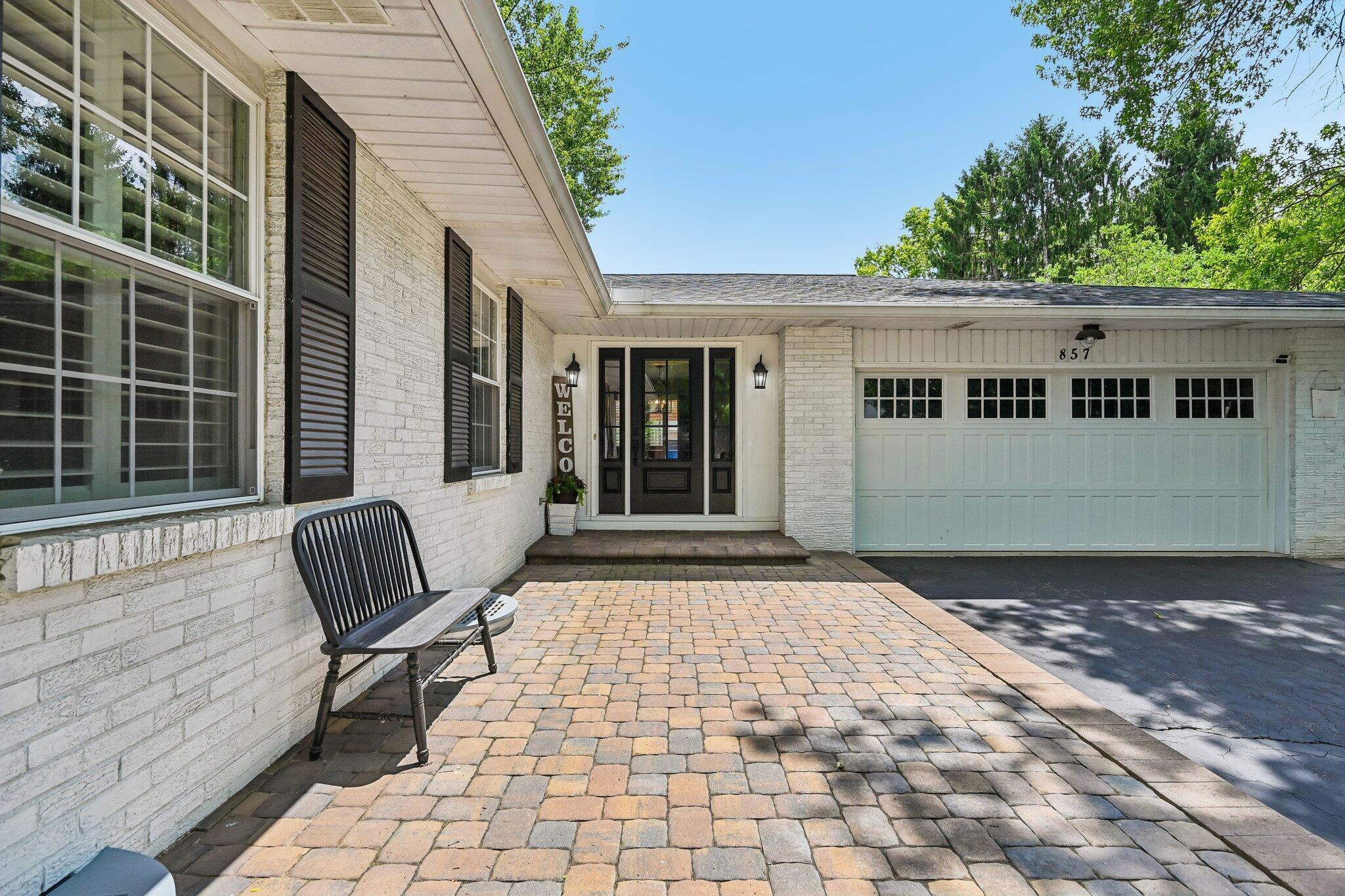 857 Lookout Point Drive — photo