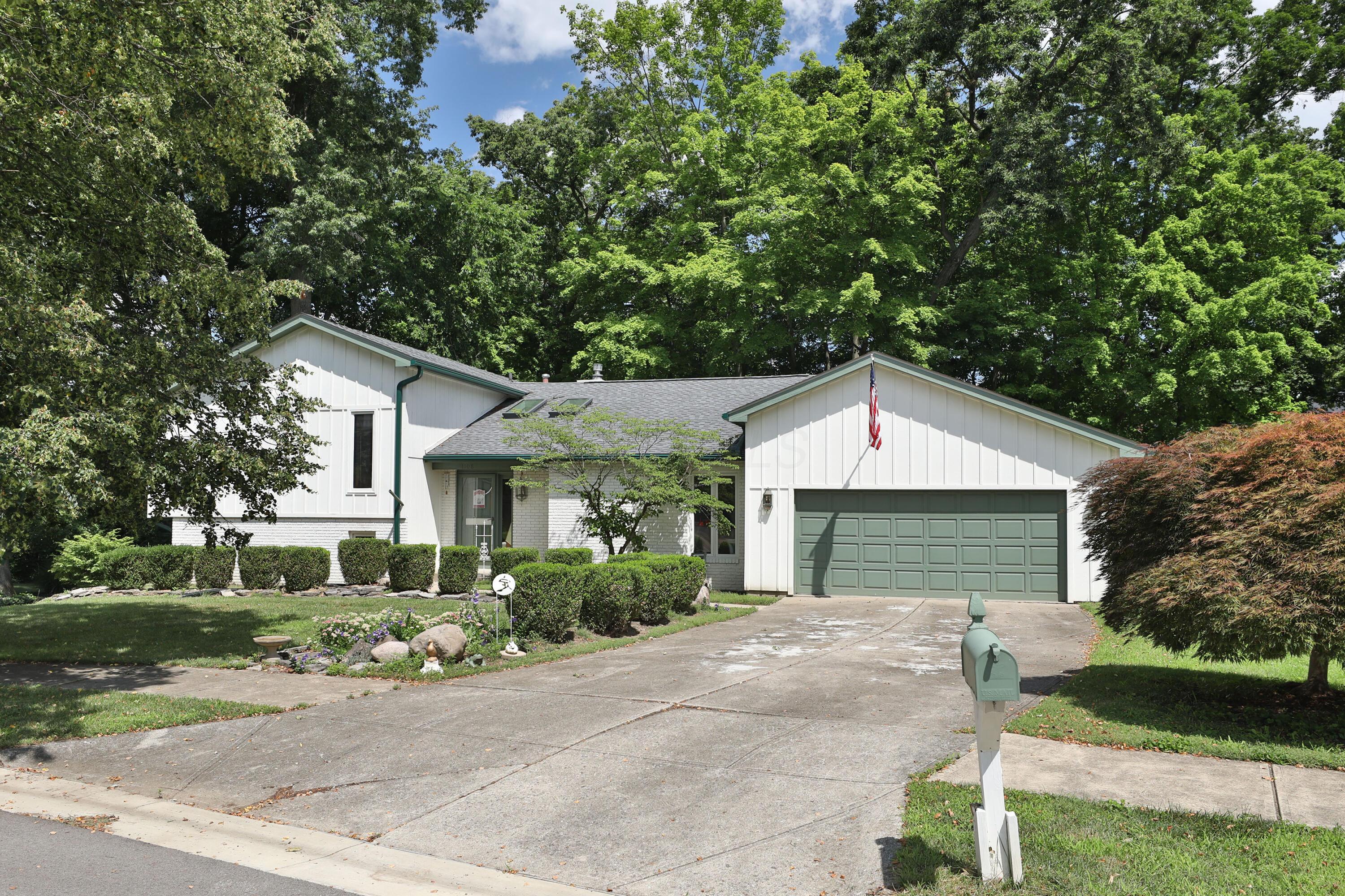 1108 Forest View Court — photo