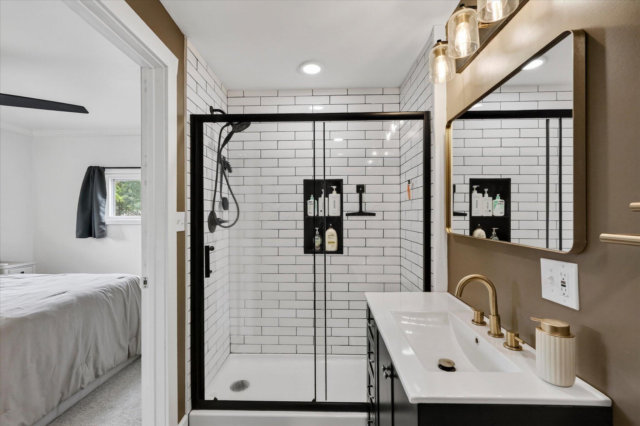 724 Carolyn Road — photo
