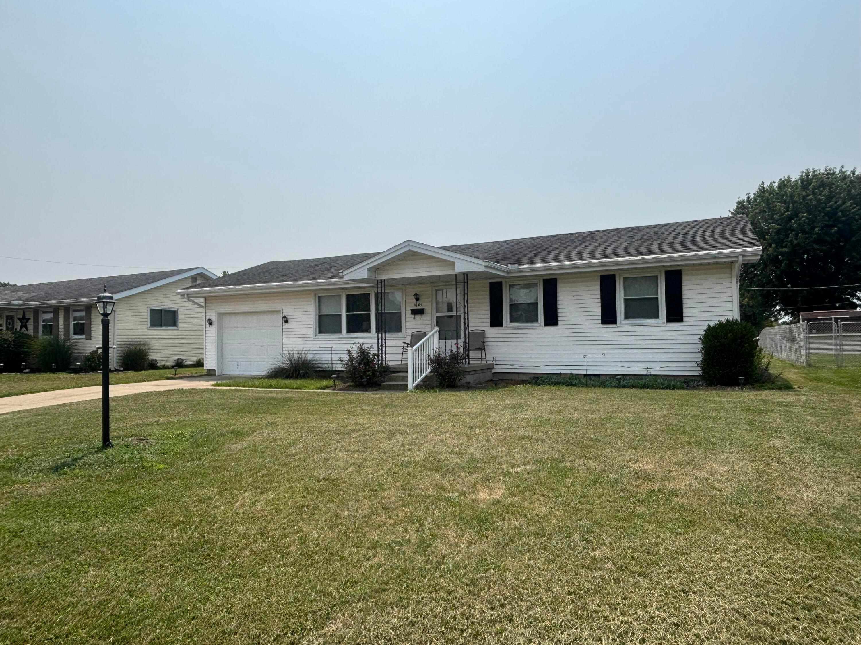 1605 Sunset Drive — photo