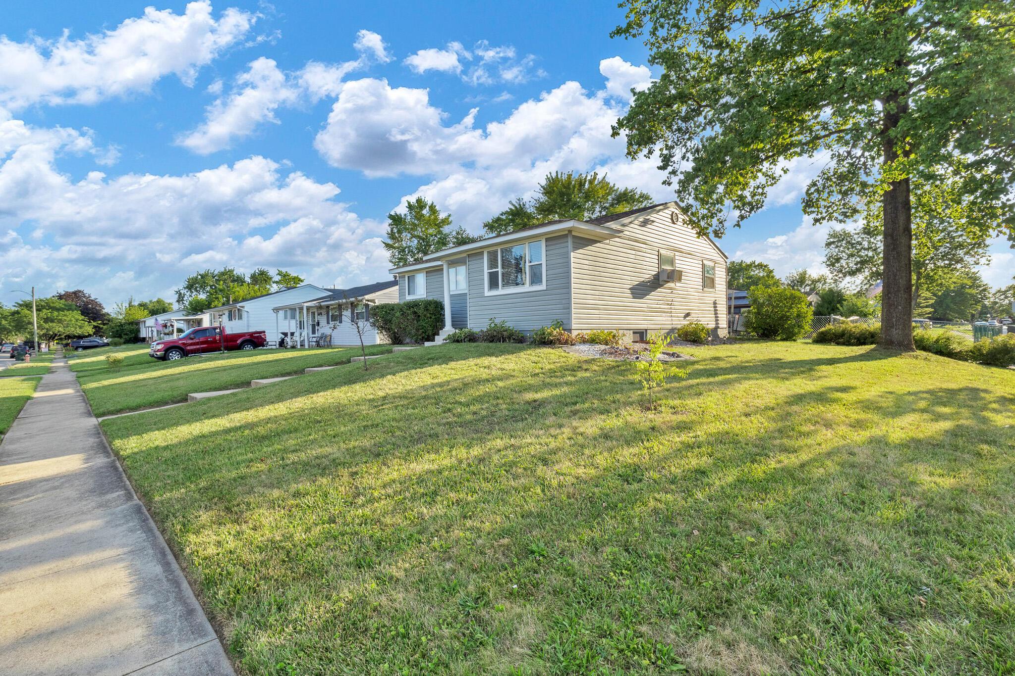 693 Maurine Drive — photo