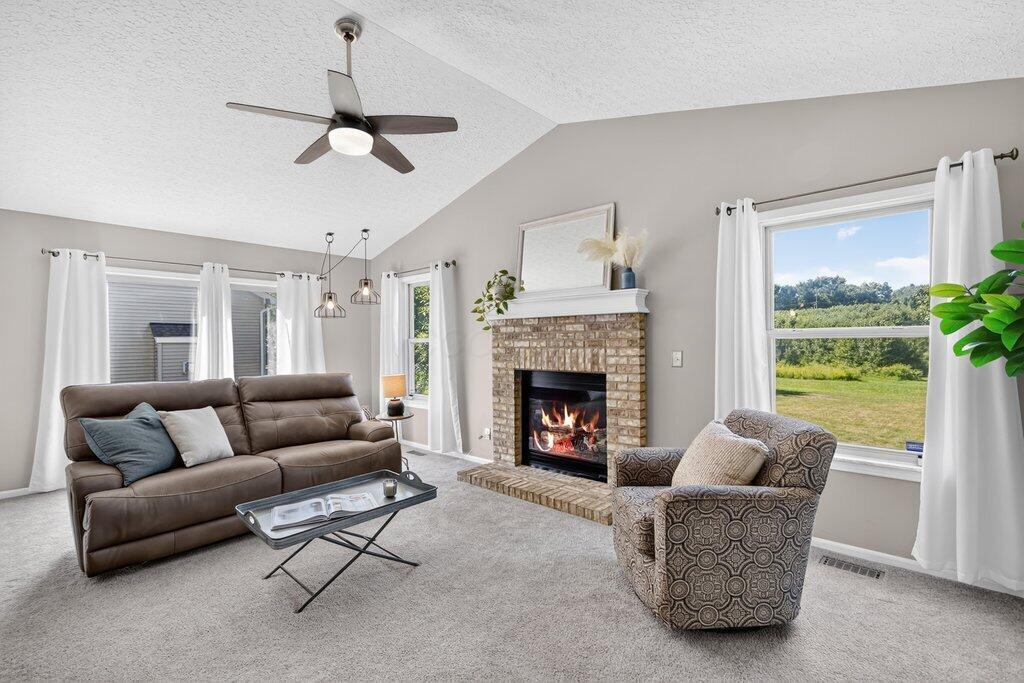 2821 Minuteman Court — photo