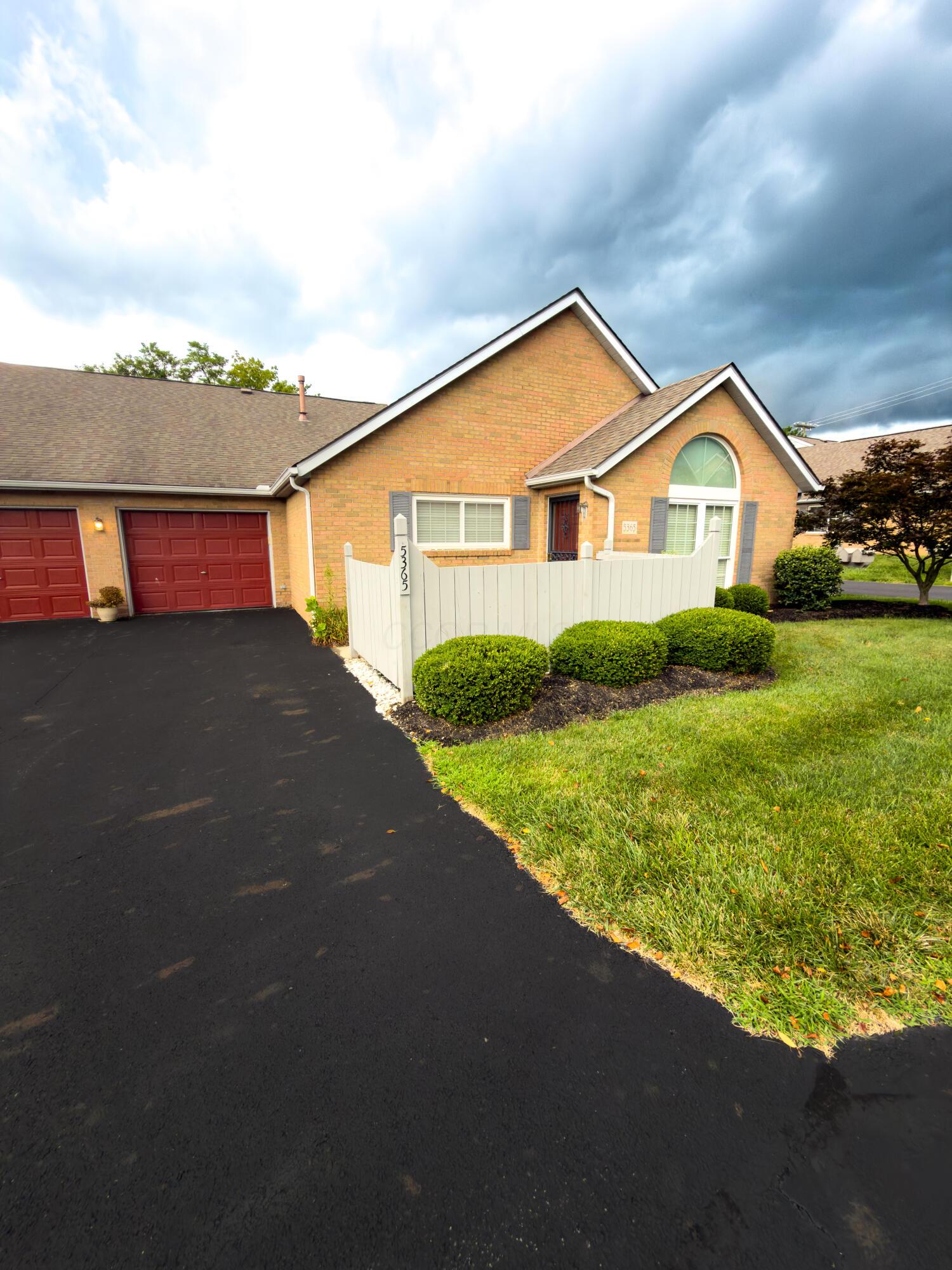 5365 Pond View Drive — photo