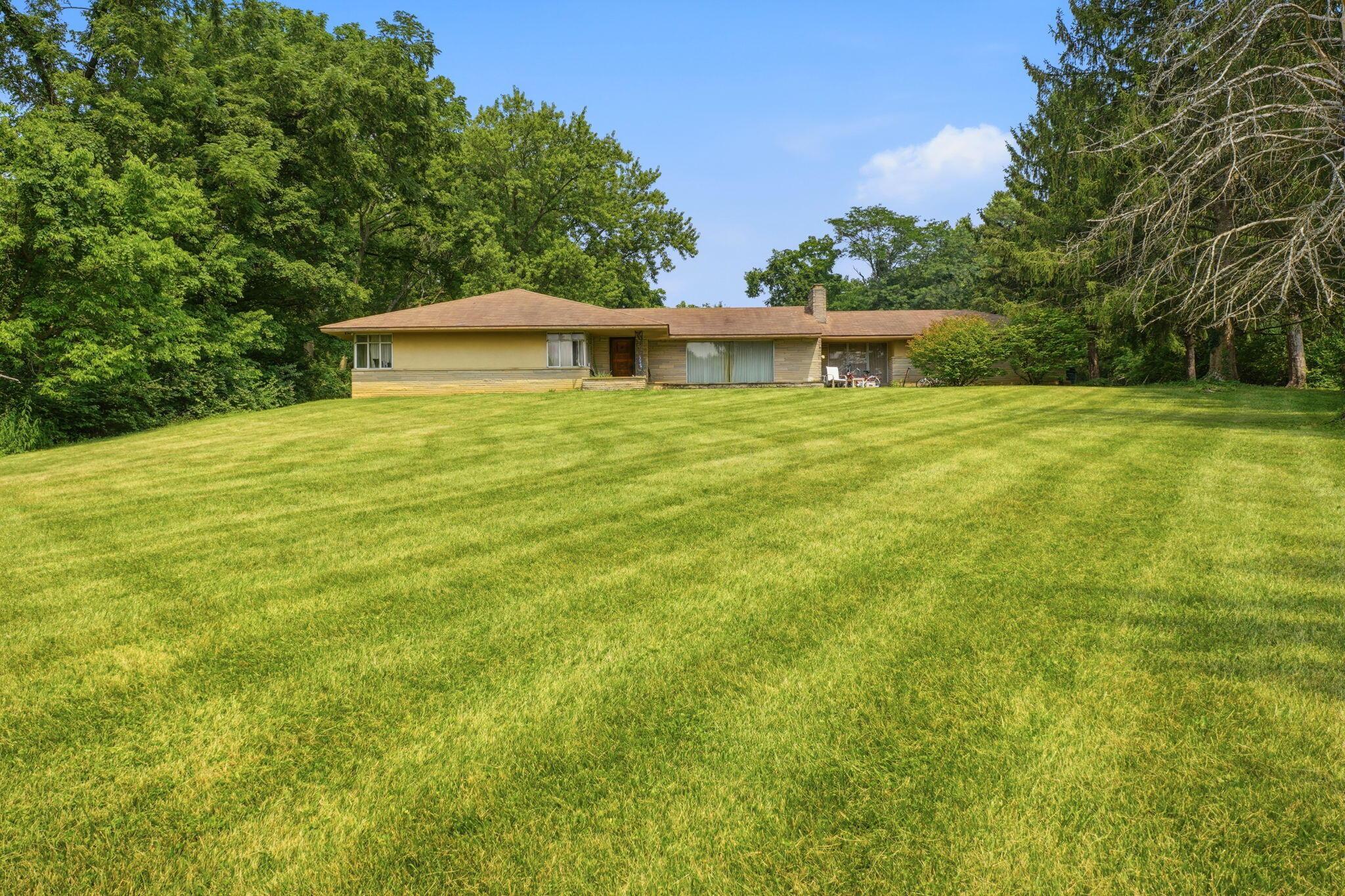 7410 Riverside Drive — photo