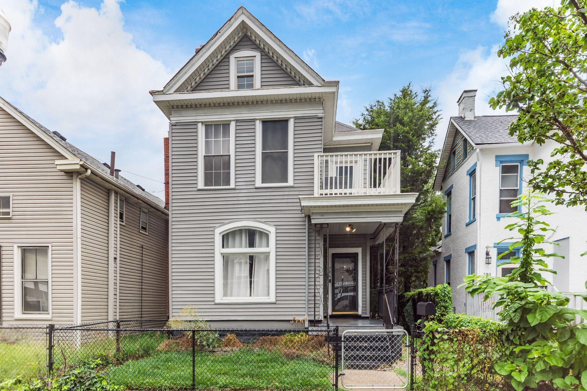786 E Main Street — photo