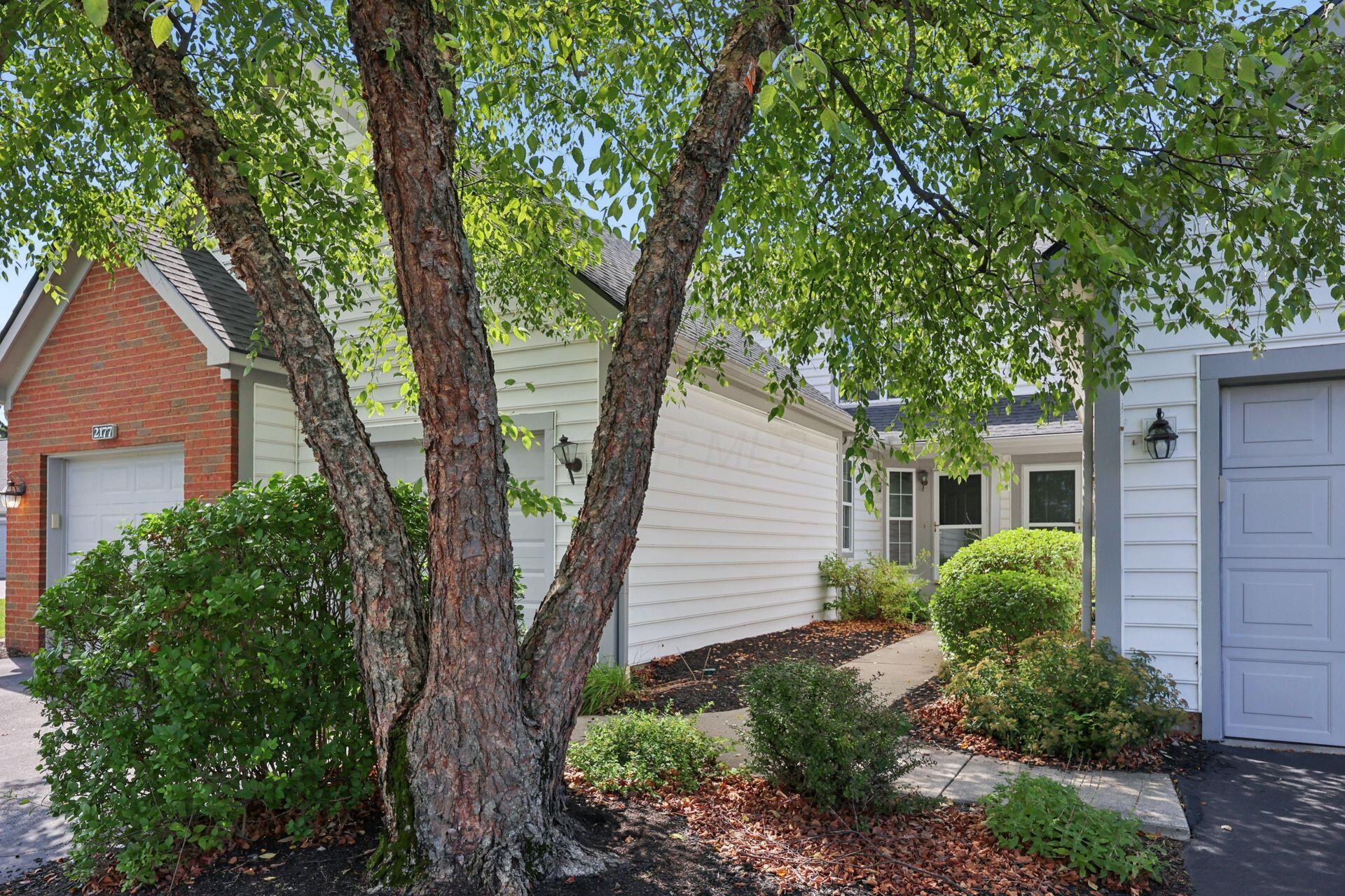 2179 Victoria Park Drive — photo