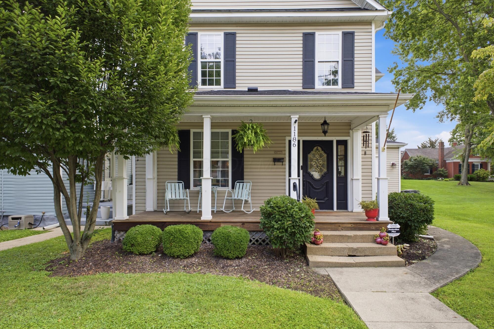 1186 N Columbus Street — photo