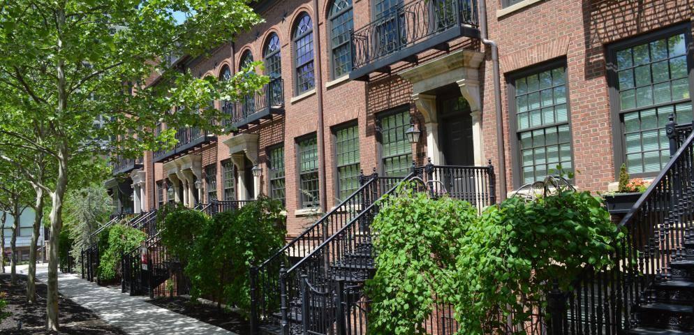 226 E Gay, G22 — photo