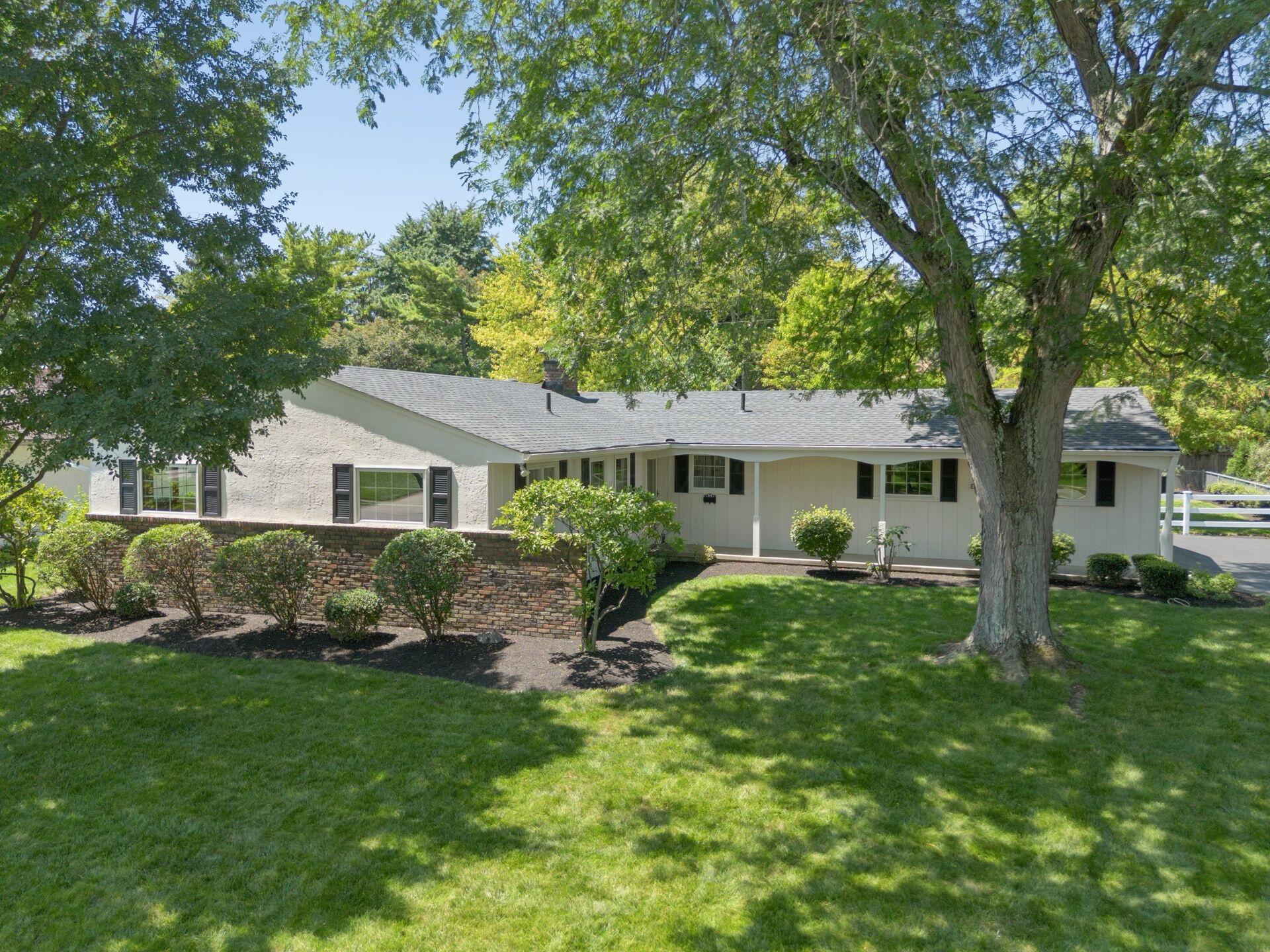 2929 Pickwick Drive — photo